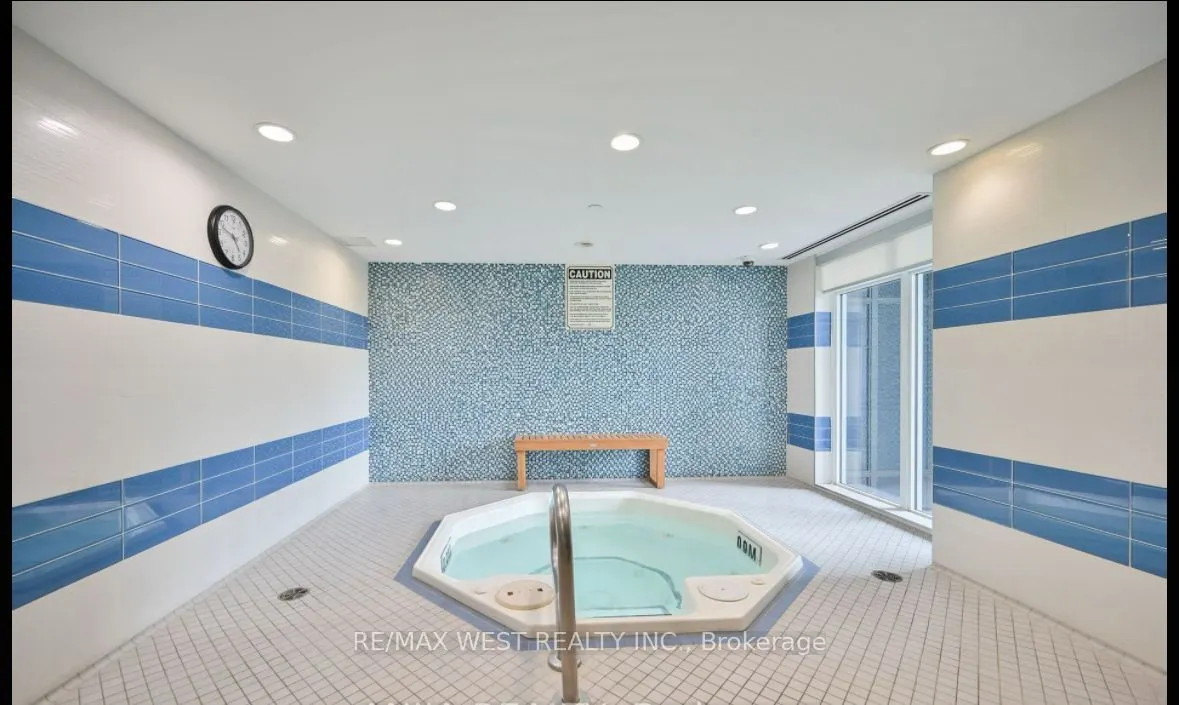 7161 Yonge Street, #327