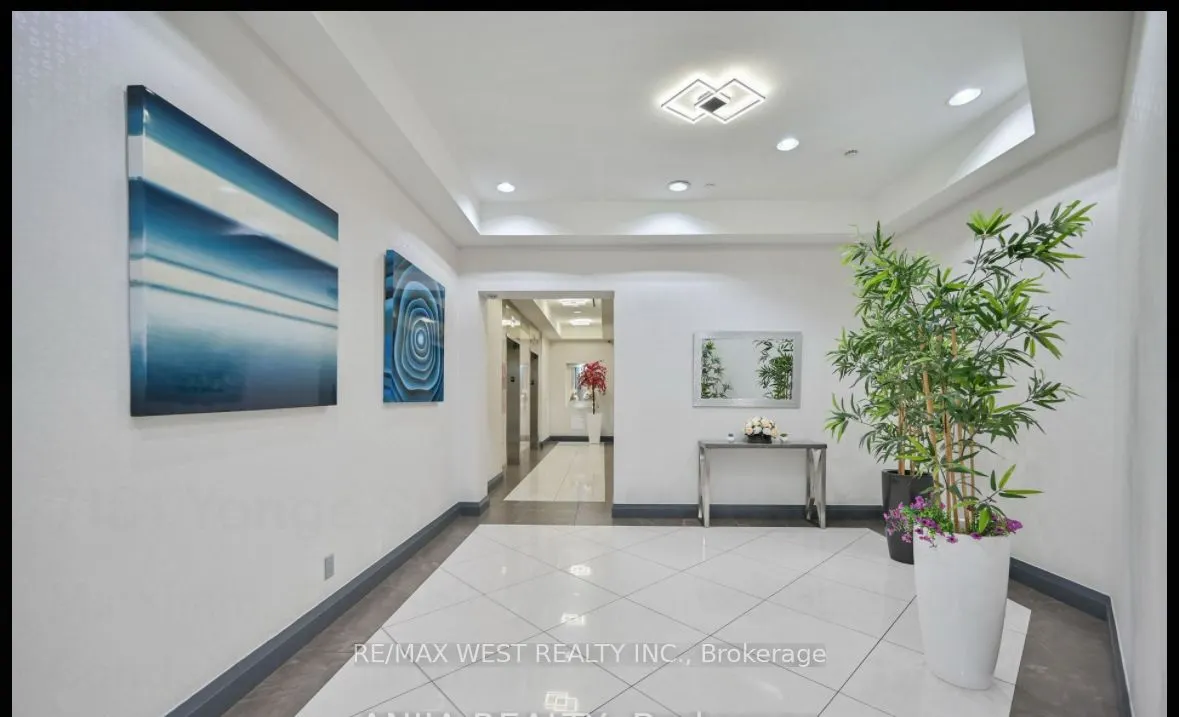 7161 Yonge Street, #327