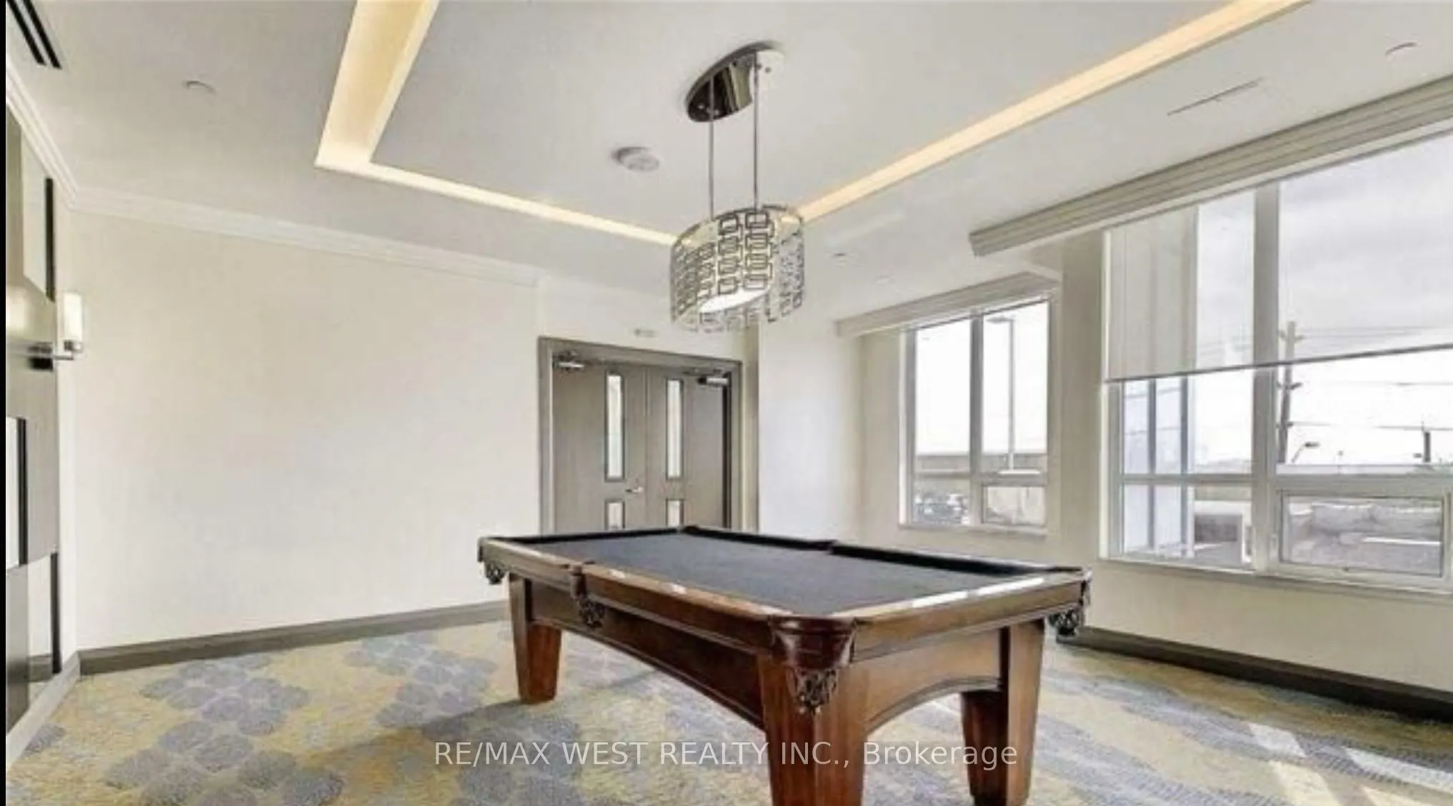 7161 Yonge Street, #327
