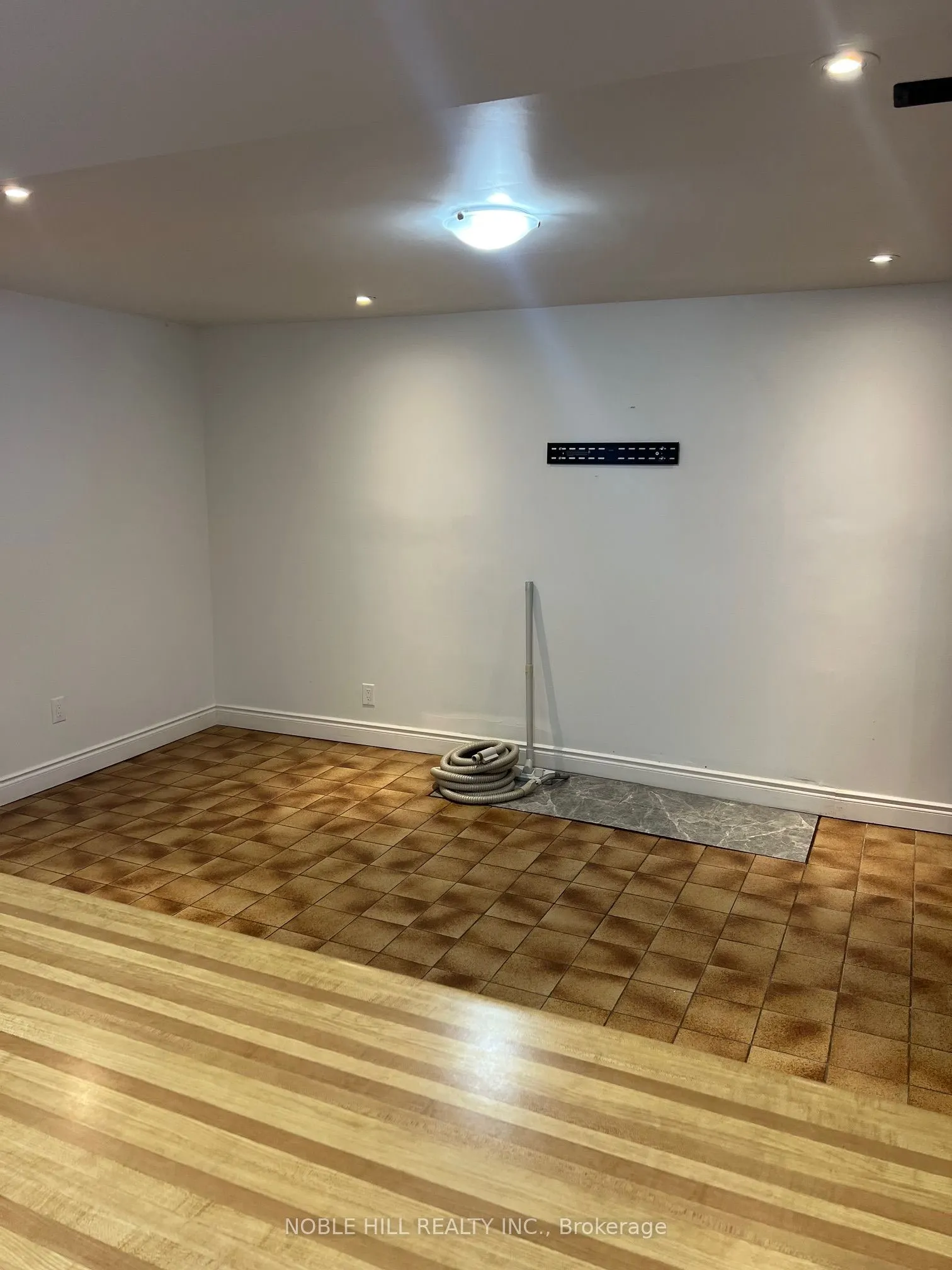 143 albany Court