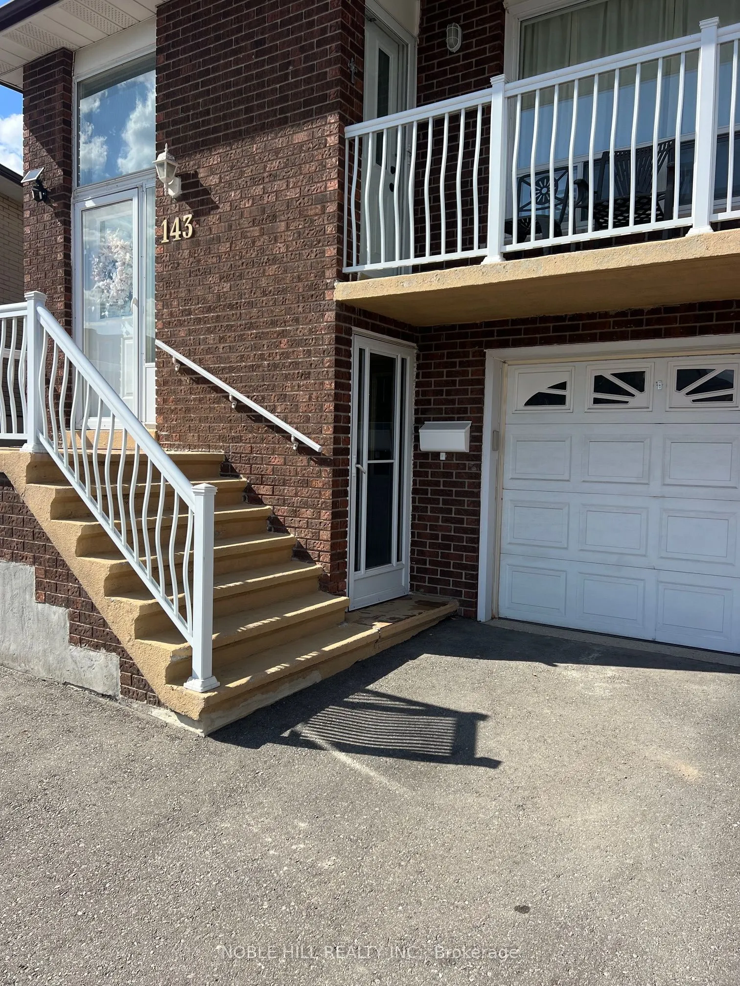 143 albany Court