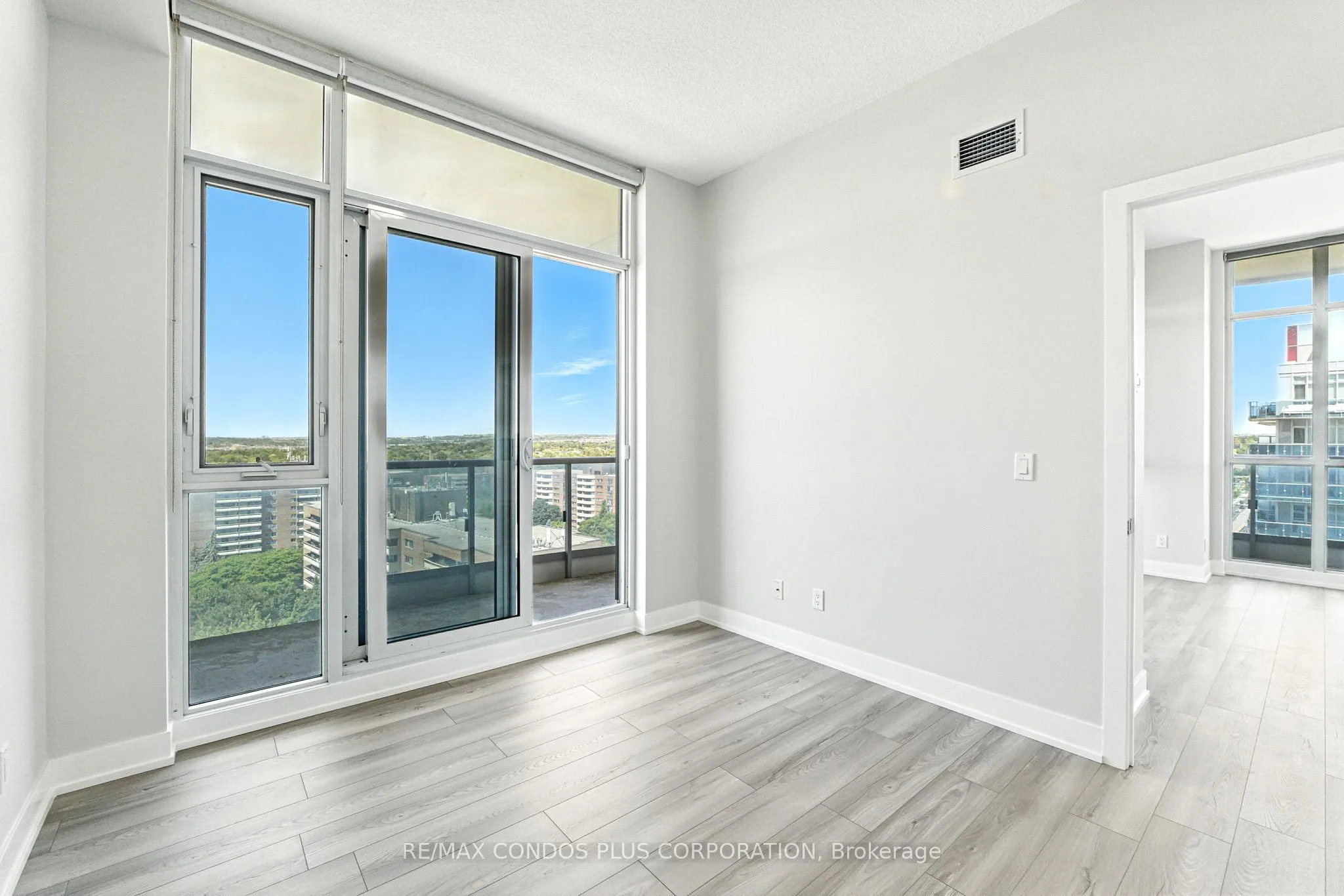 9471 Yonge Street, #Lph15