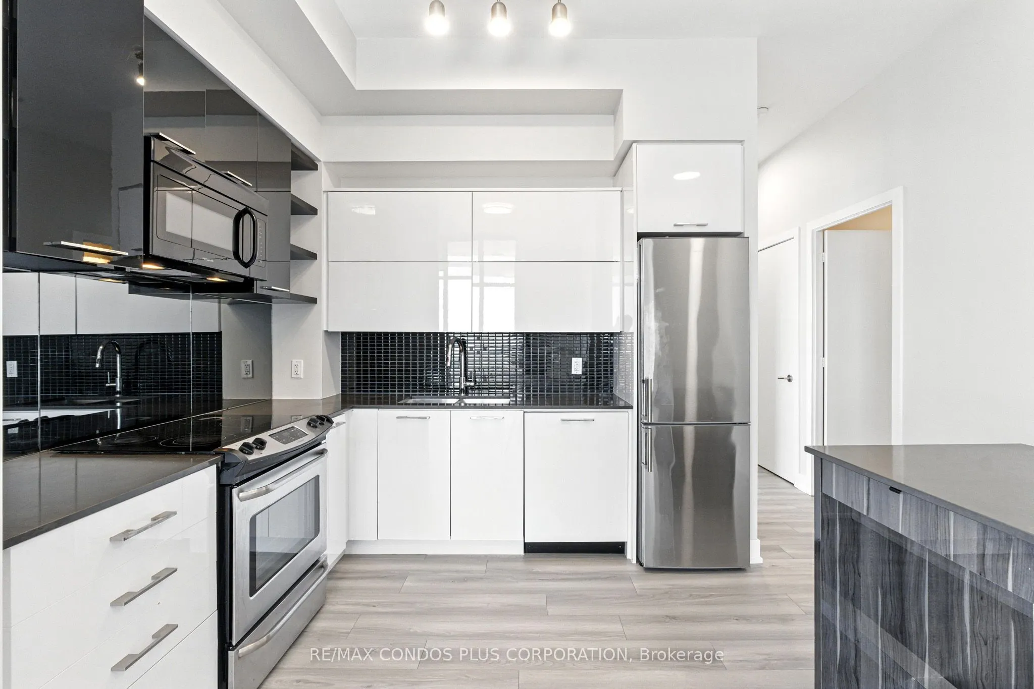 9471 Yonge Street, #Lph15