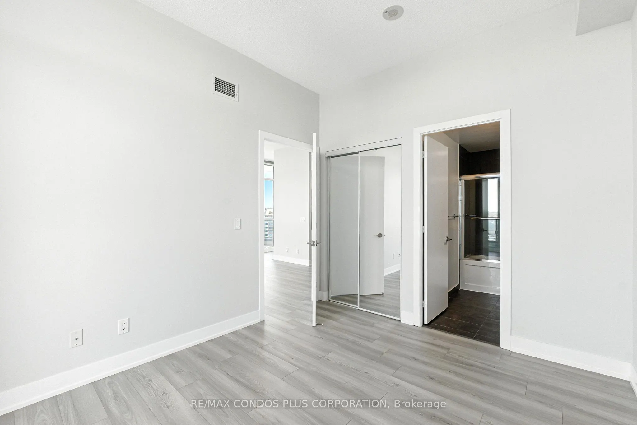 9471 Yonge Street, #Lph15