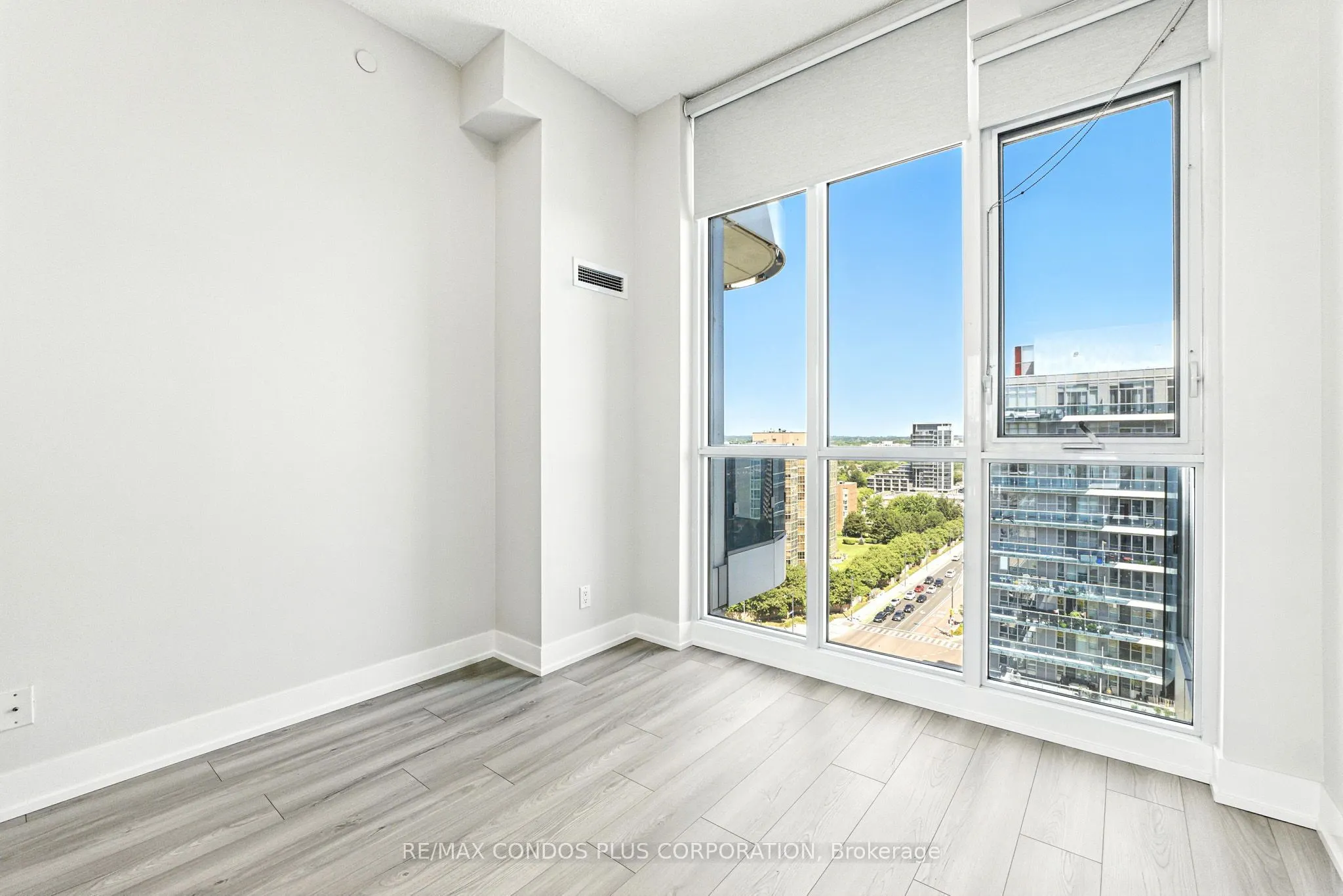9471 Yonge Street, #Lph15