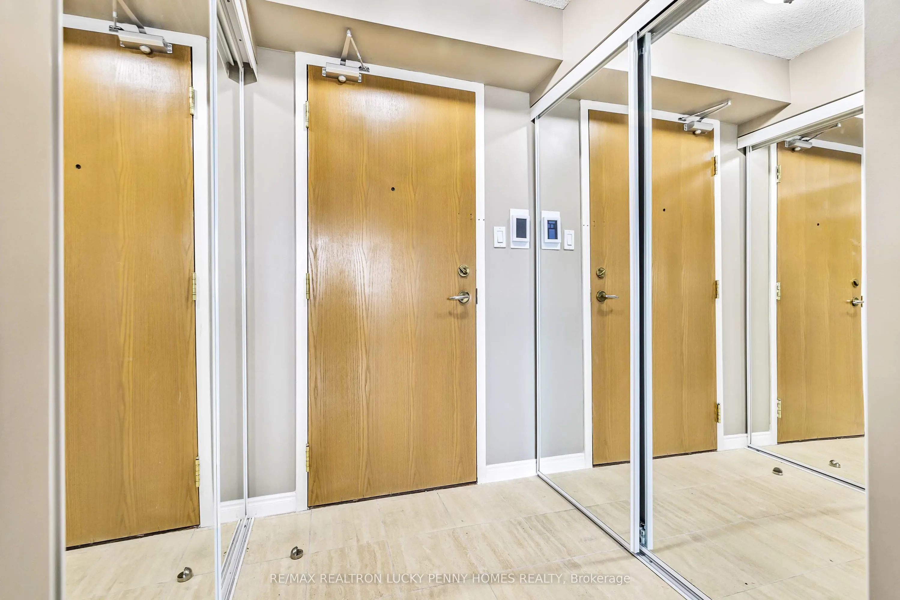 7250 Yonge Street, #804