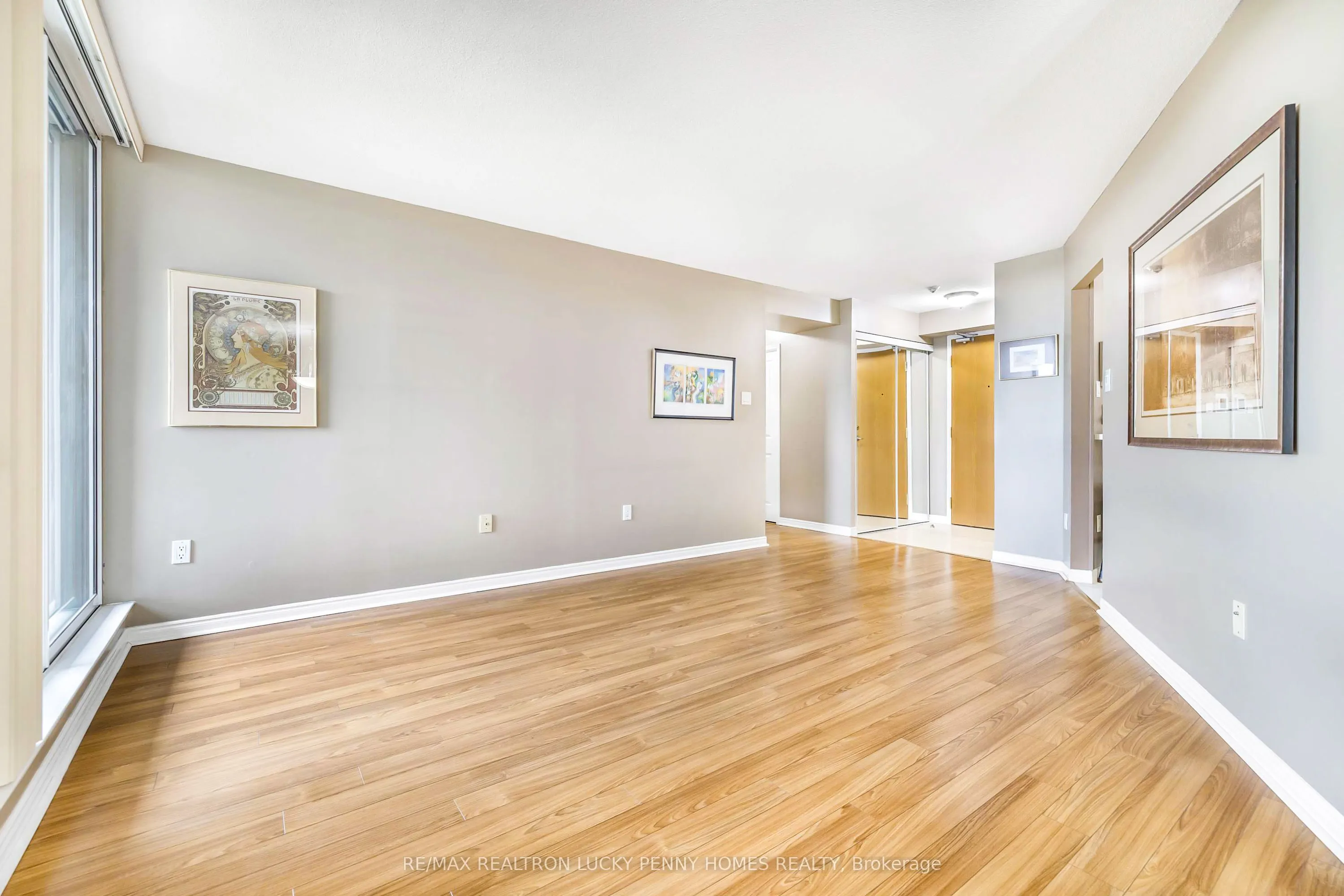 7250 Yonge Street, #804