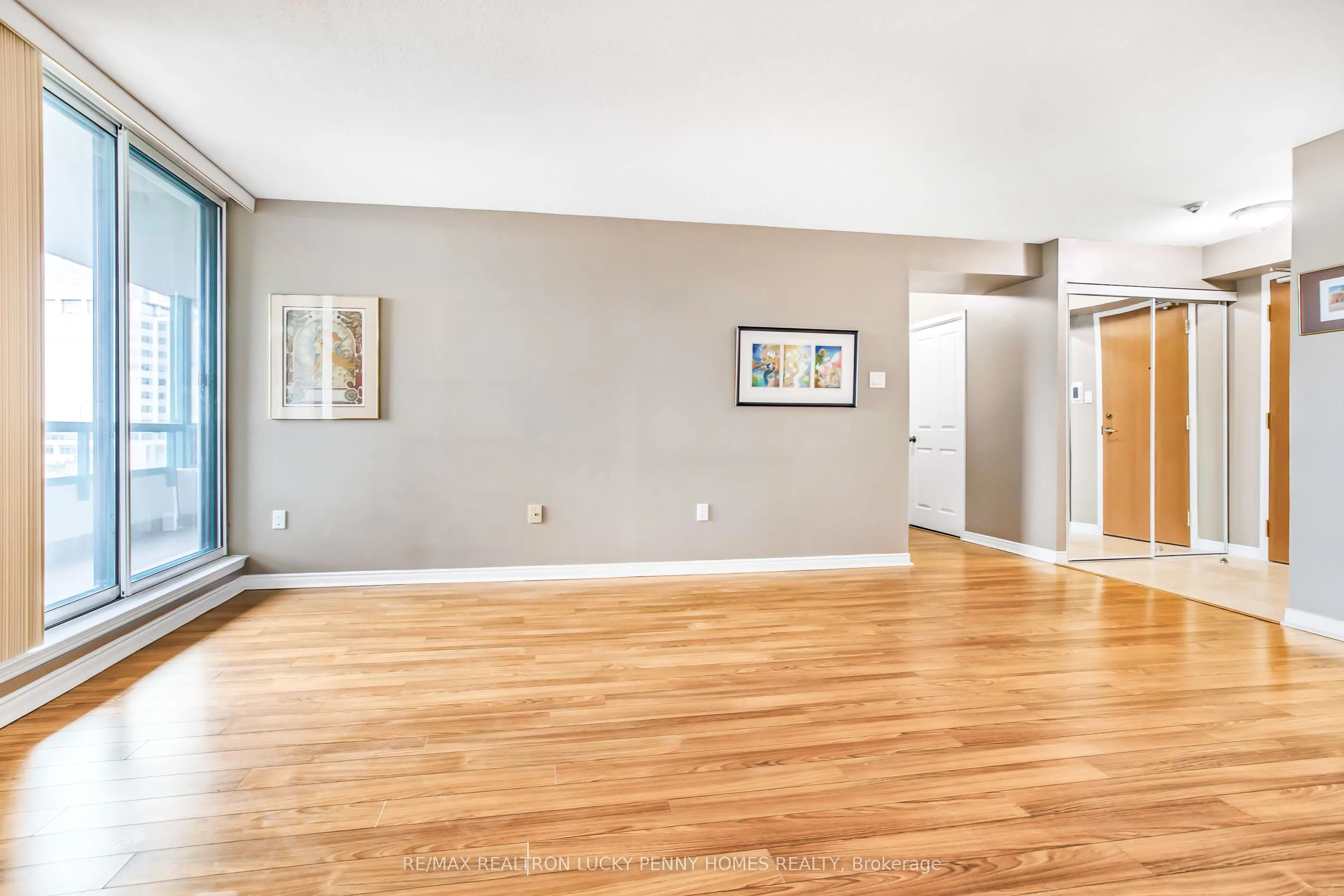 7250 Yonge Street, #804