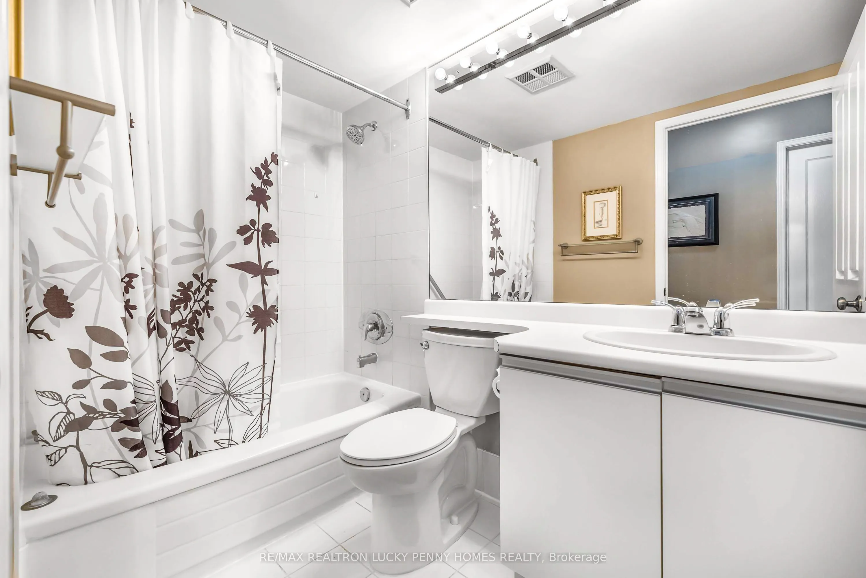 7250 Yonge Street, #804