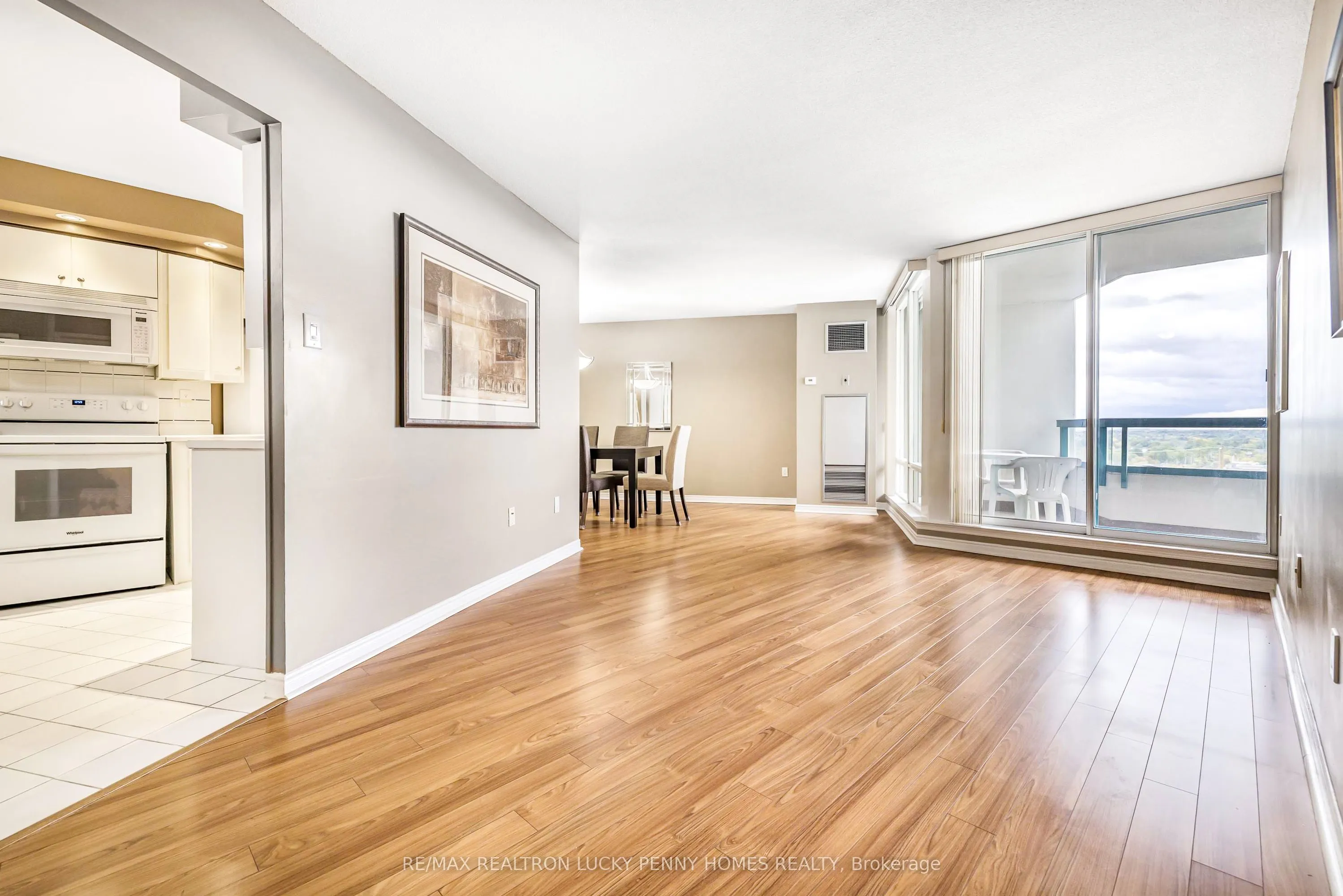 7250 Yonge Street, #804