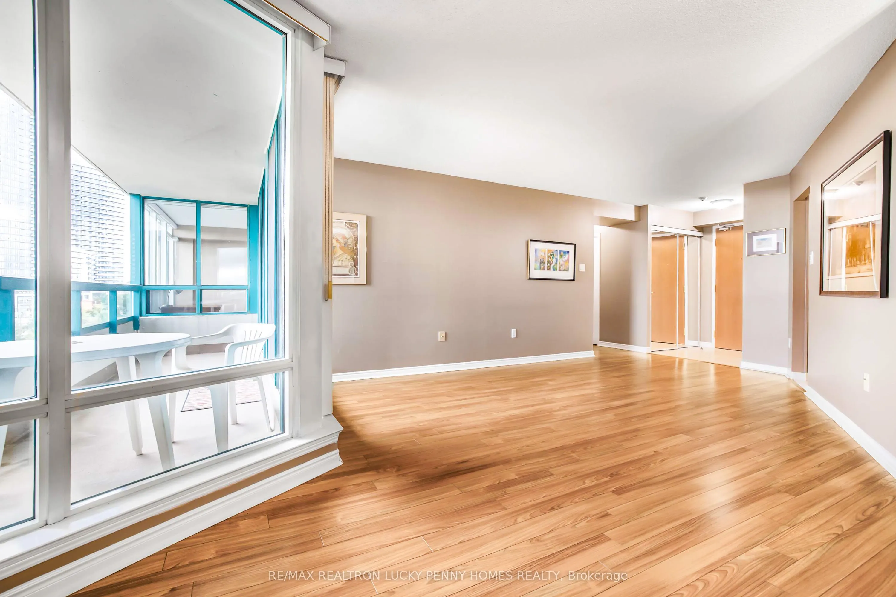 7250 Yonge Street, #804