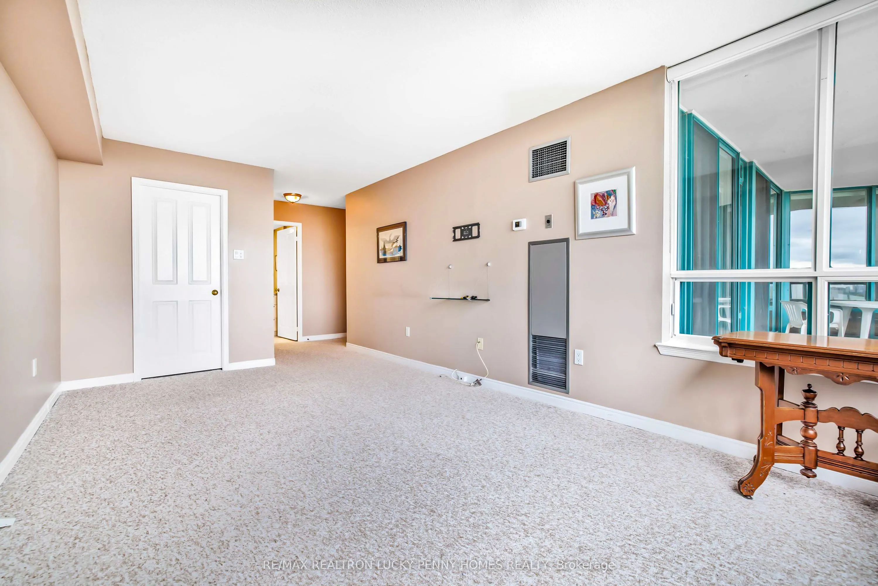 7250 Yonge Street, #804