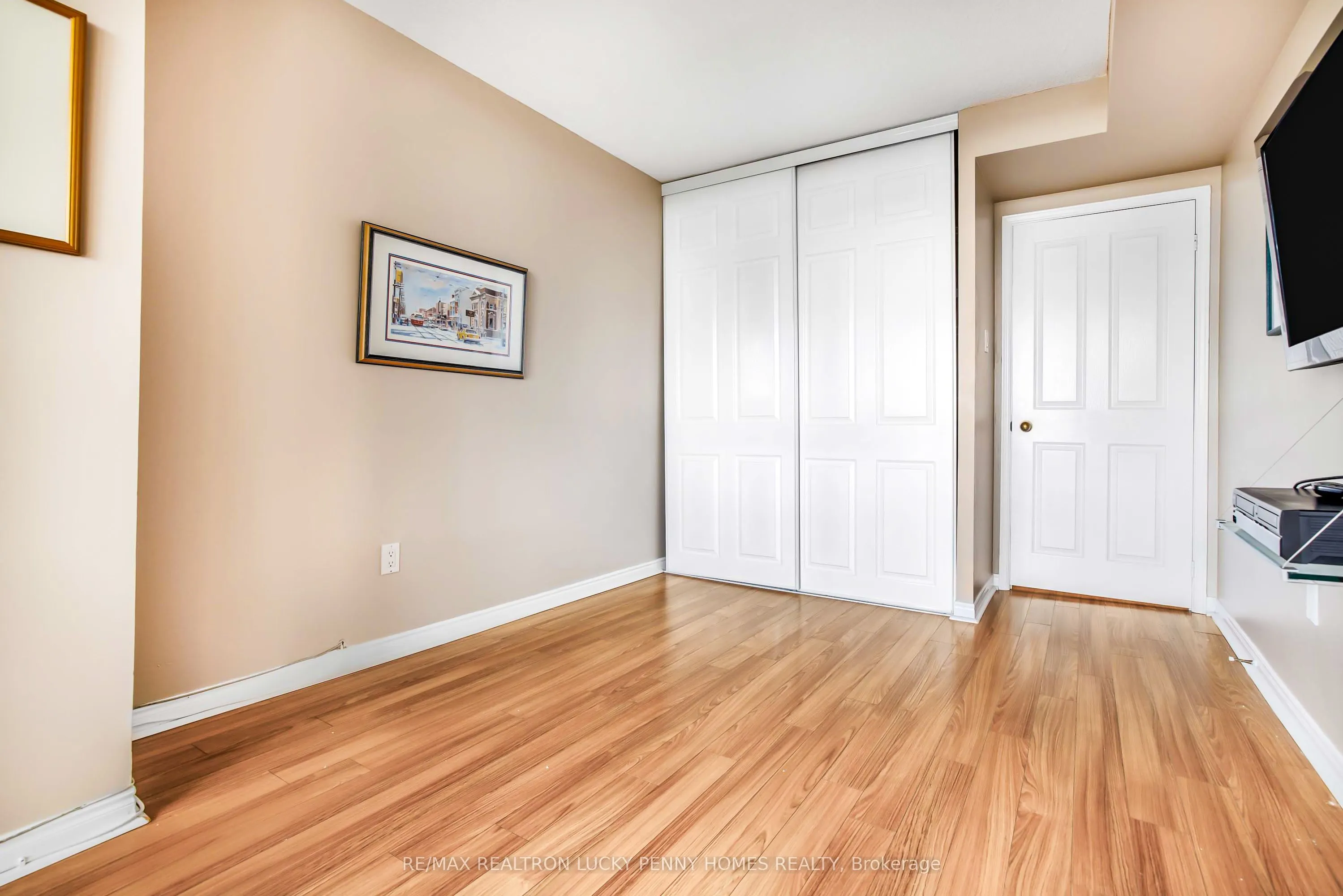 7250 Yonge Street, #804