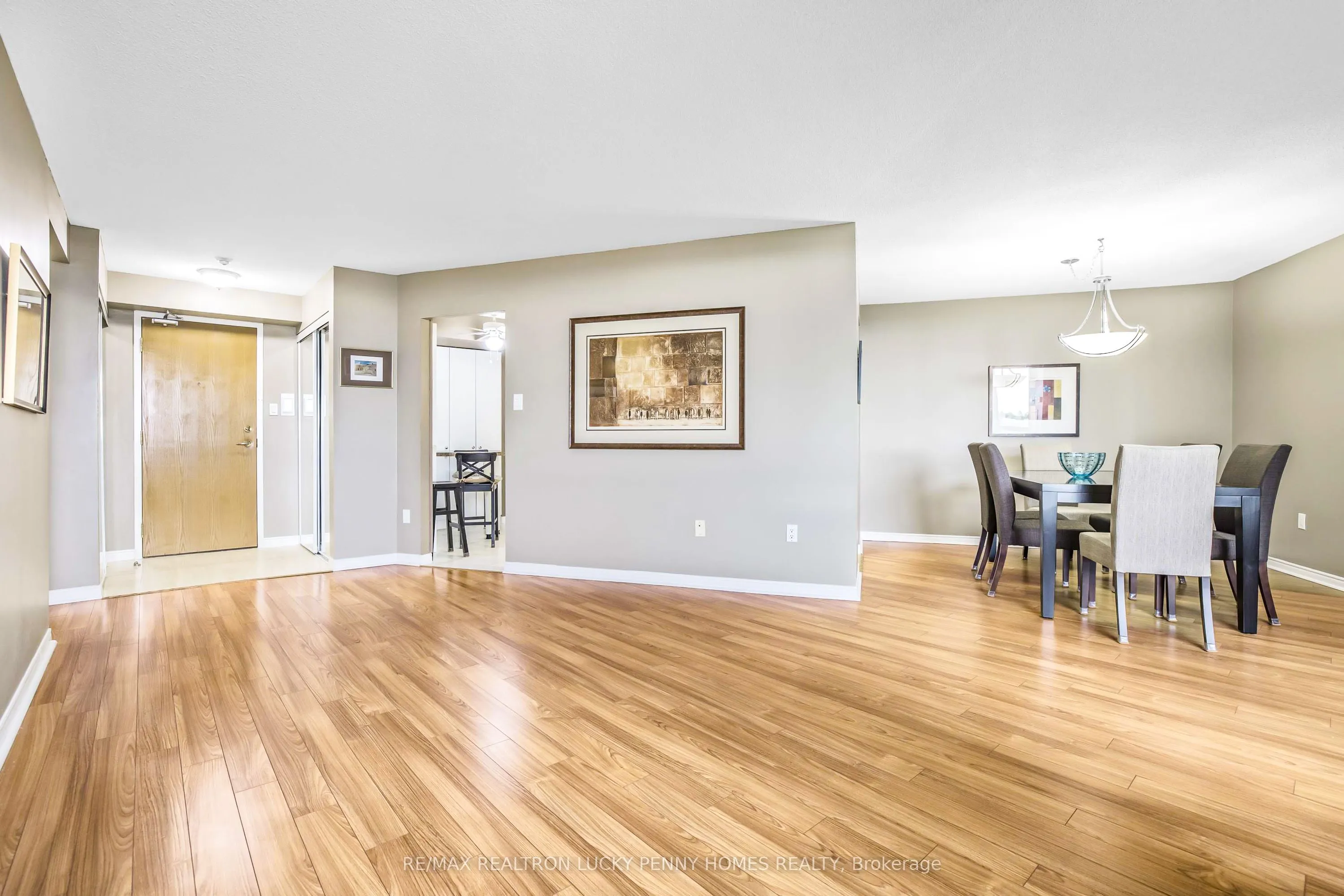 7250 Yonge Street, #804