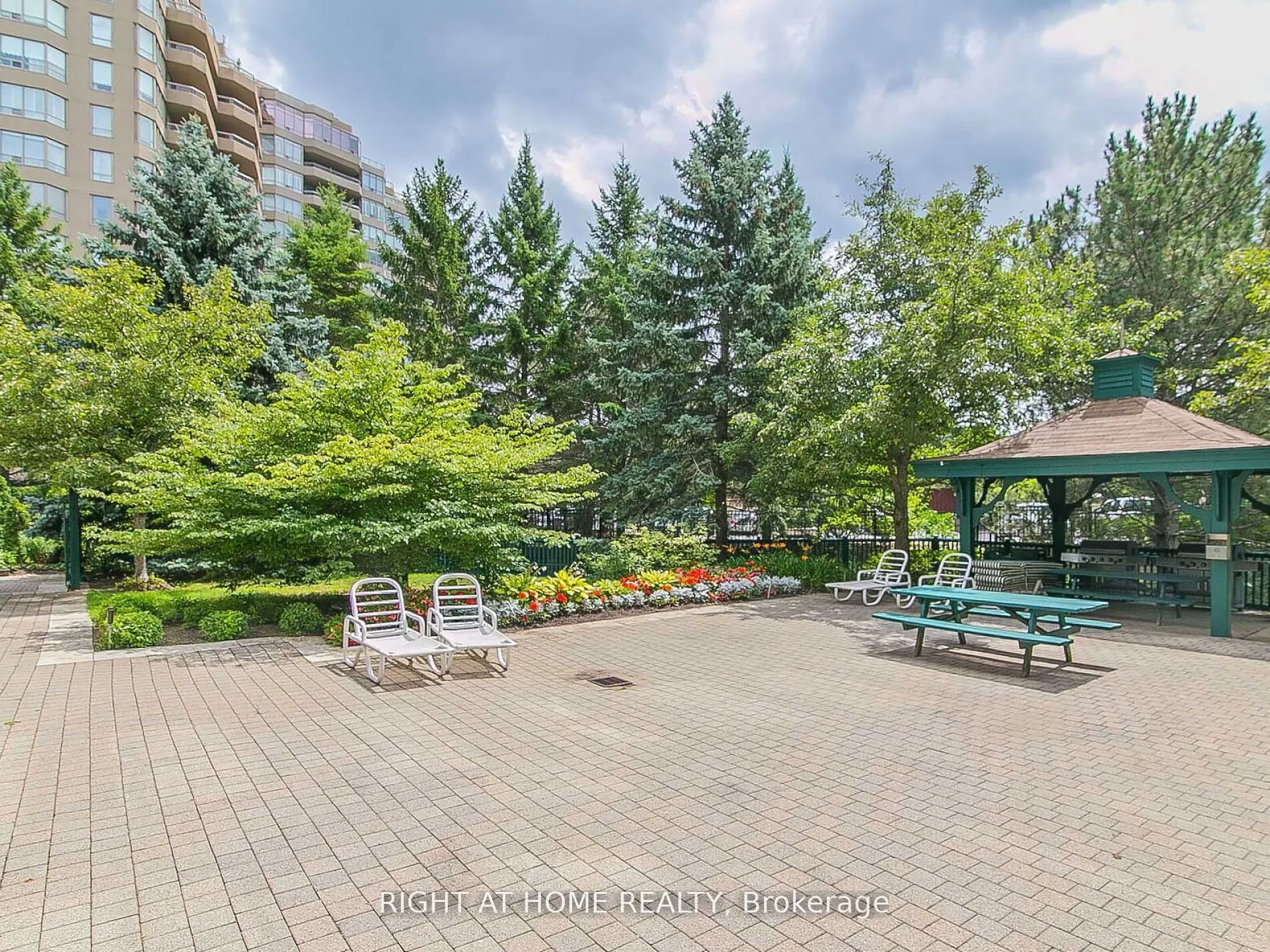 25 Austin Drive, #1123