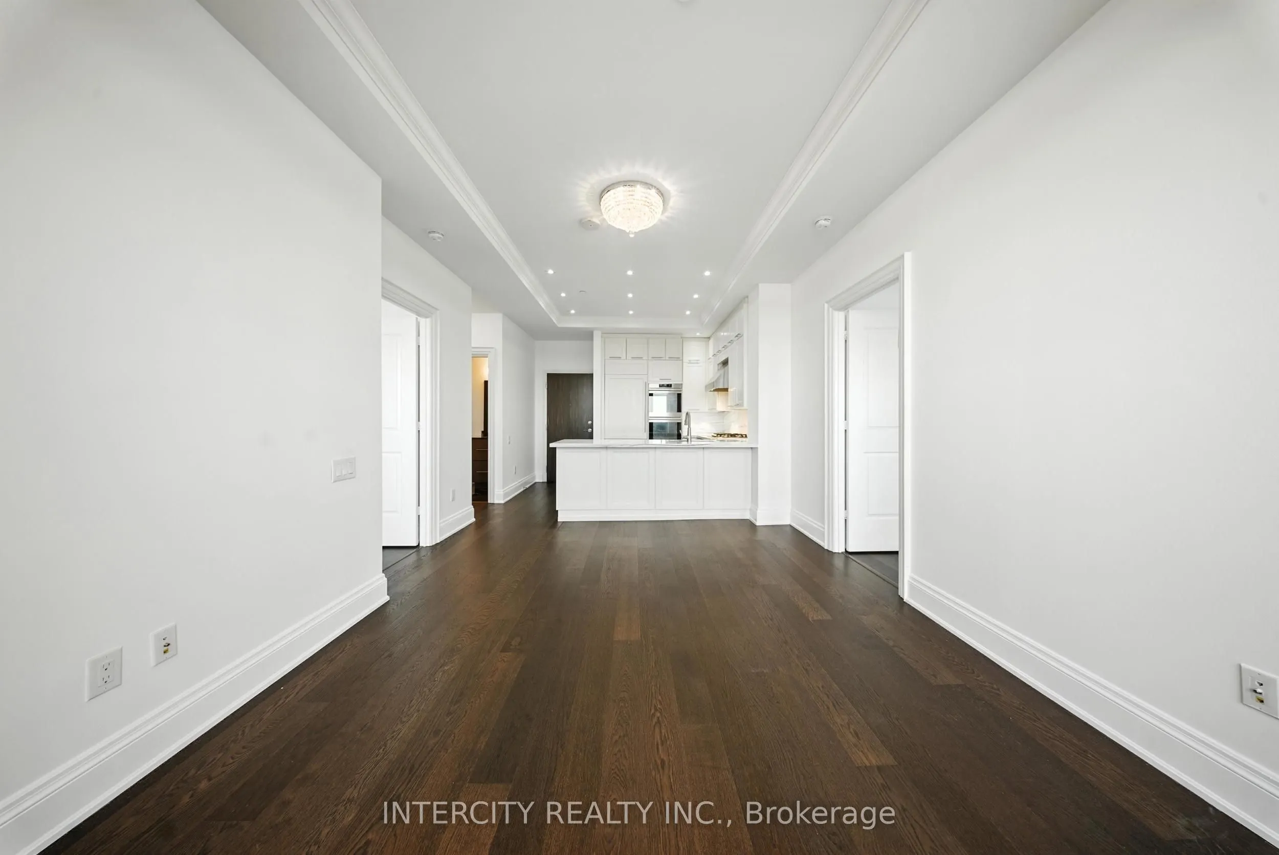 7608 Yonge Street, #PH15