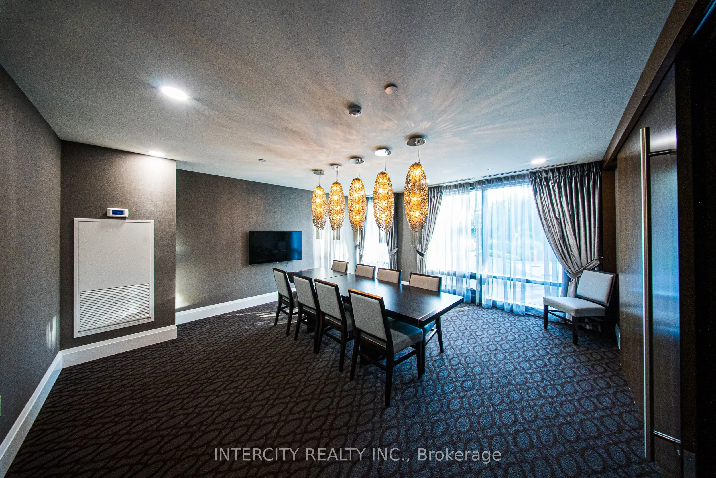 7608 Yonge Street, #PH15
