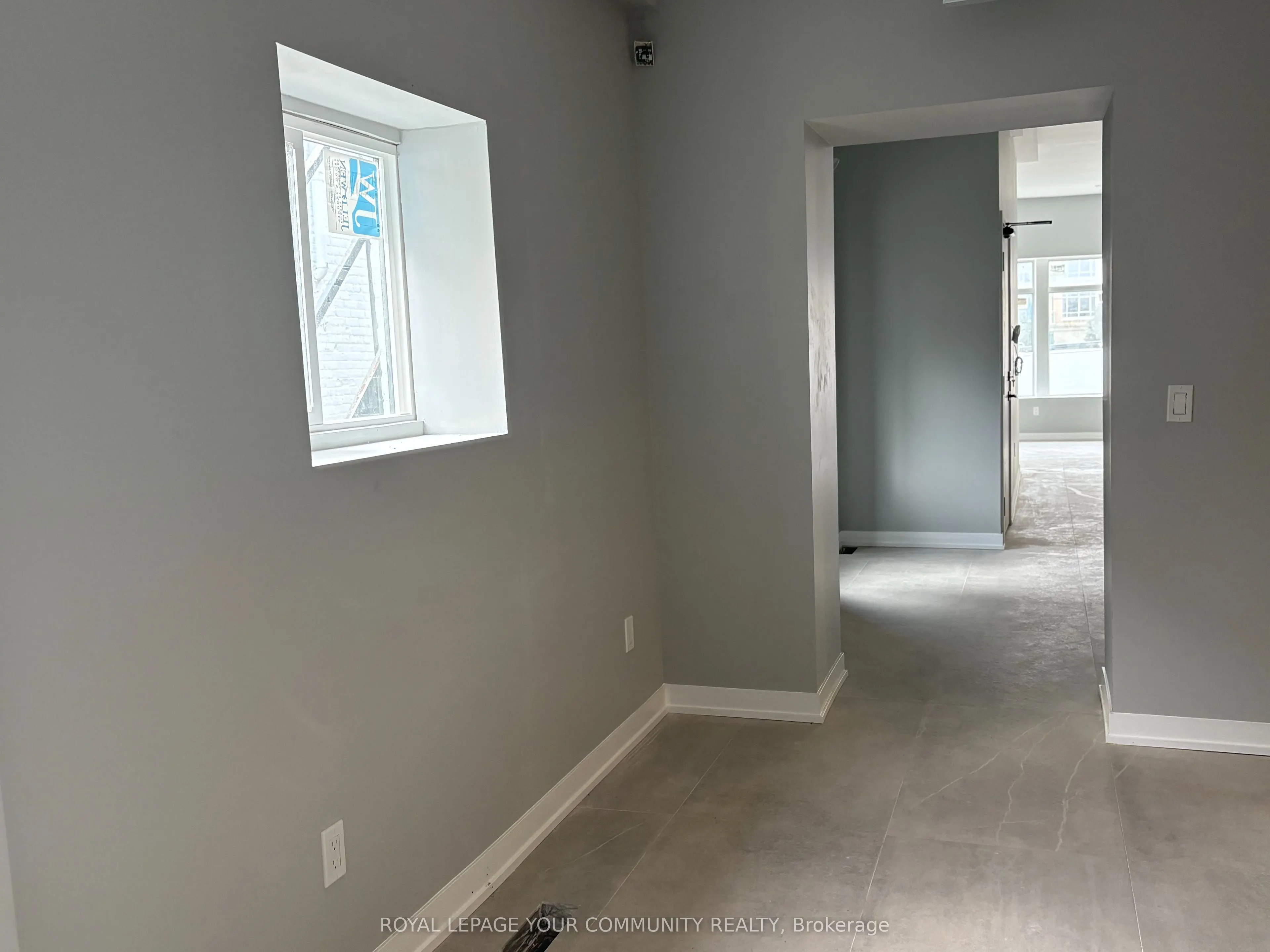 9 Wellington Street E, #Main