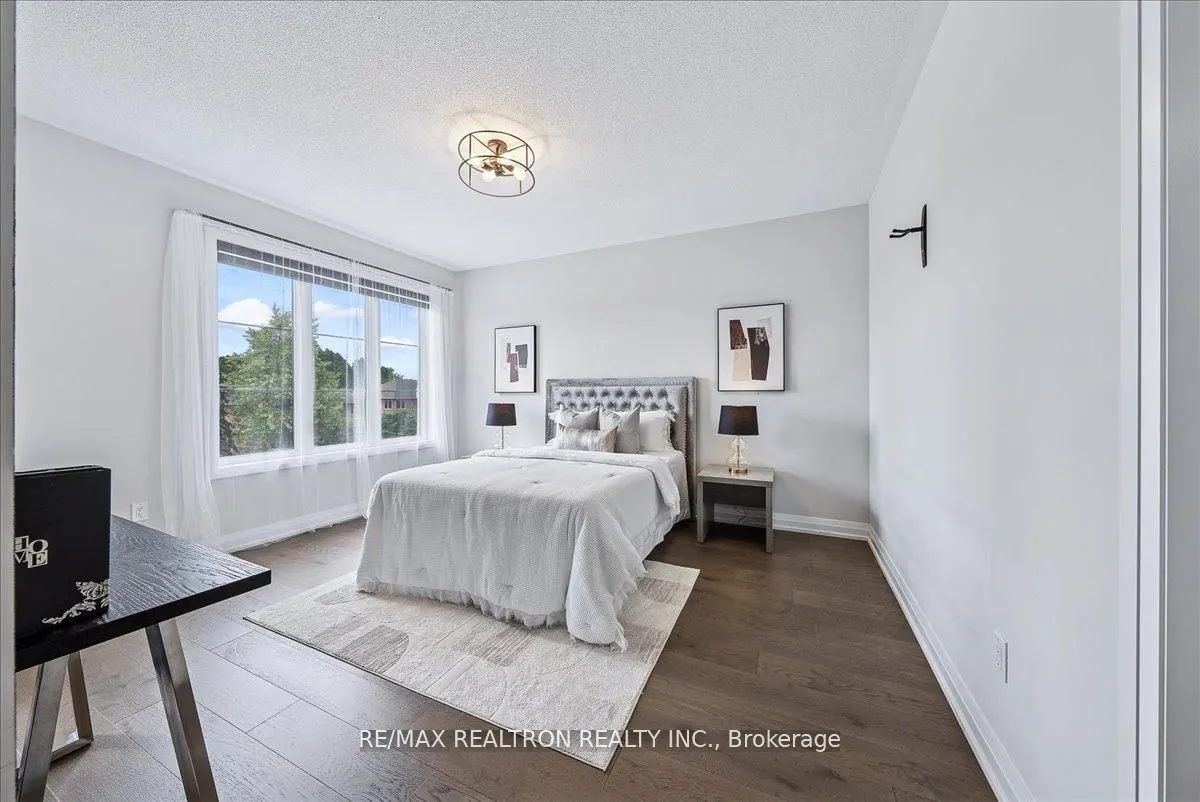92 Klees Crescent