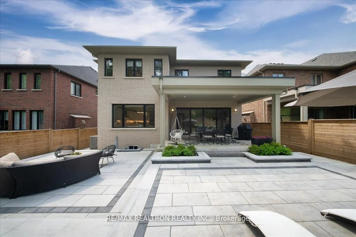 92 Klees Crescent