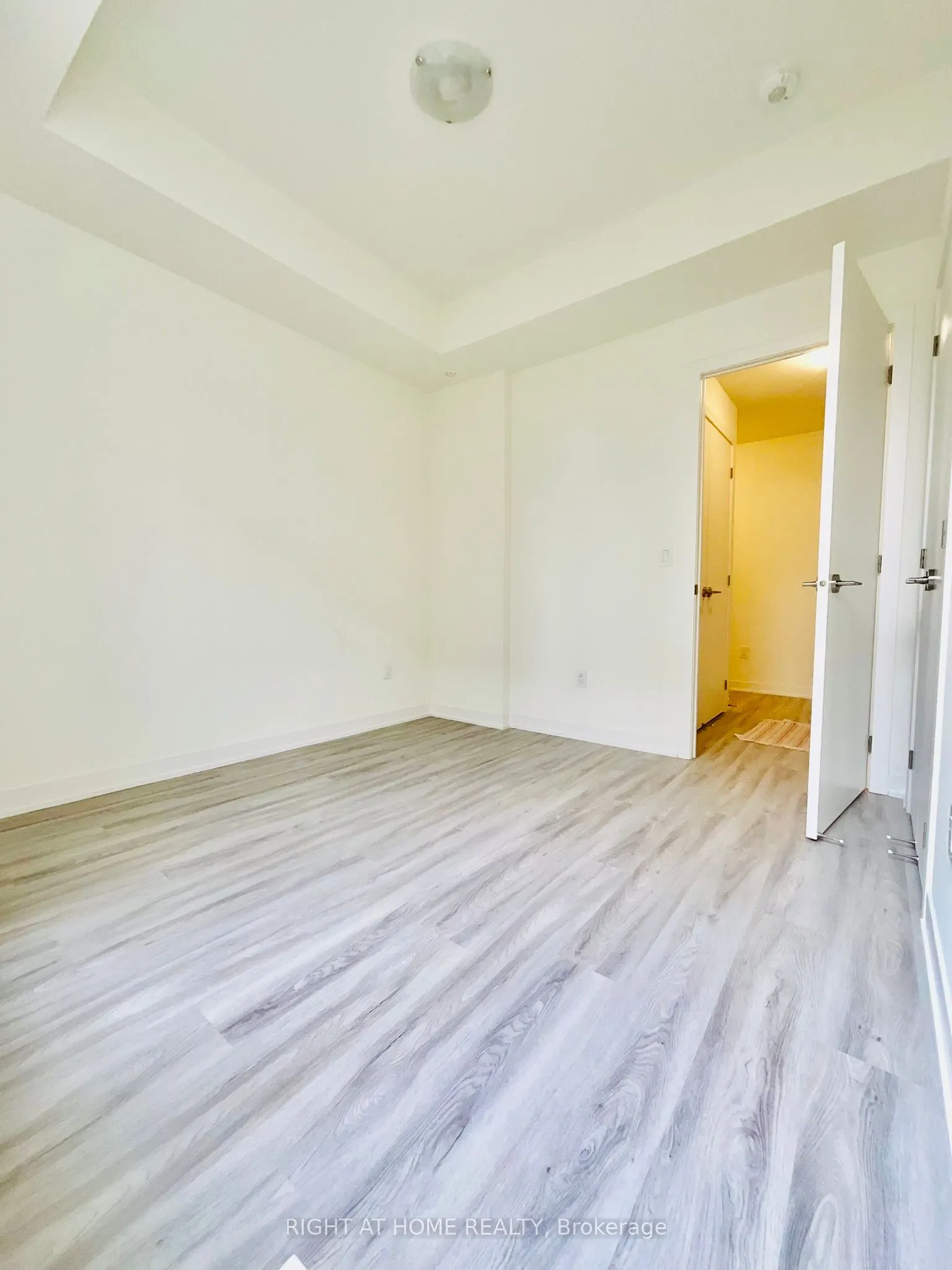 8 Steckley House Lane, #212