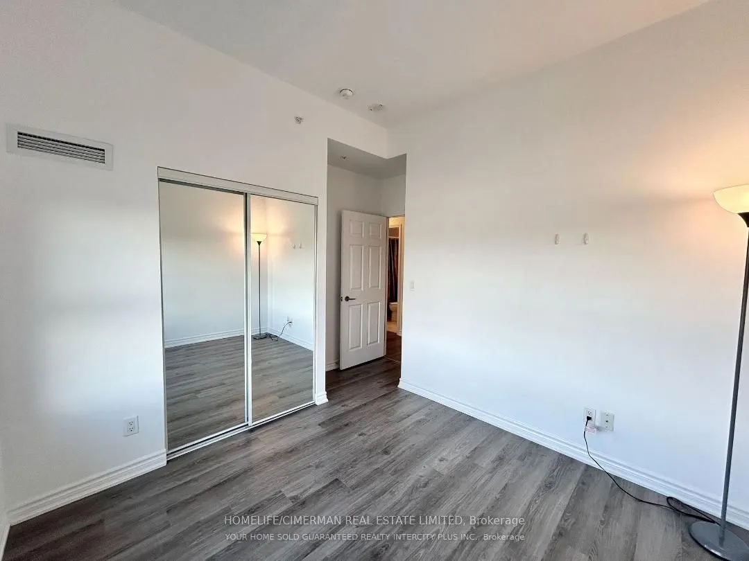 11611 Yonge Street, #725