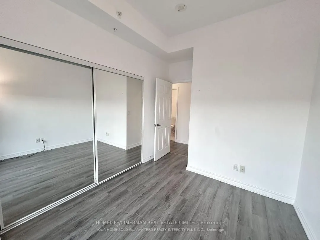 11611 Yonge Street, #725