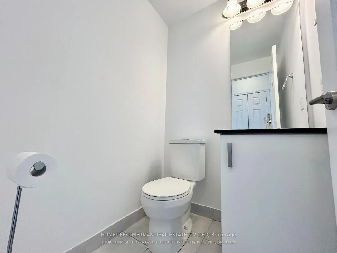 11611 Yonge Street, #725