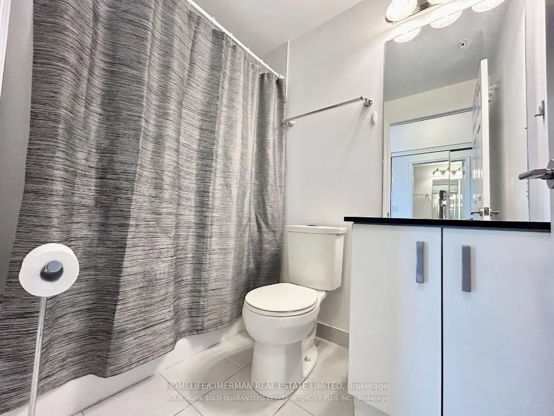 11611 Yonge Street, #725