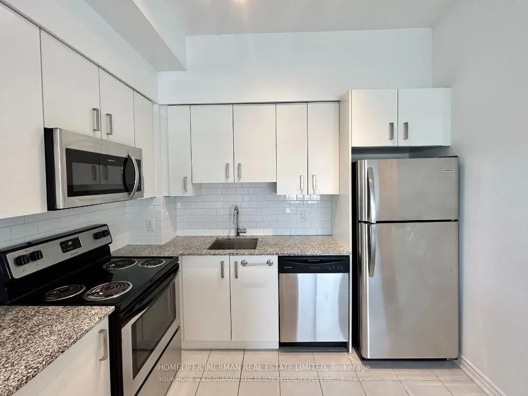 11611 Yonge Street, #725