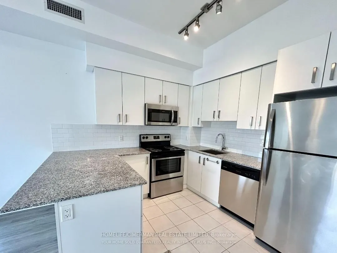 11611 Yonge Street, #725
