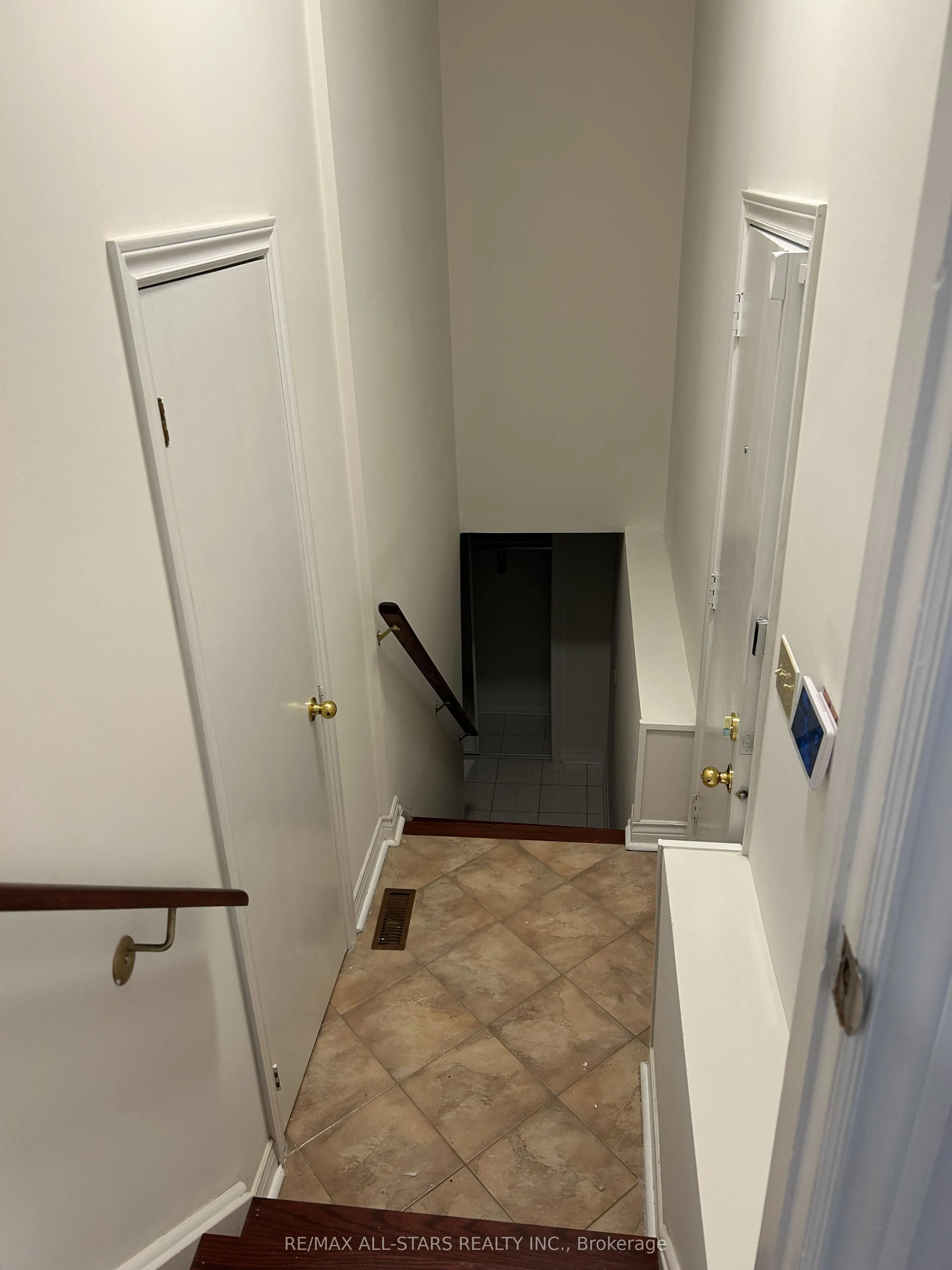 171 Shaftsbury Avenue, #Full House
