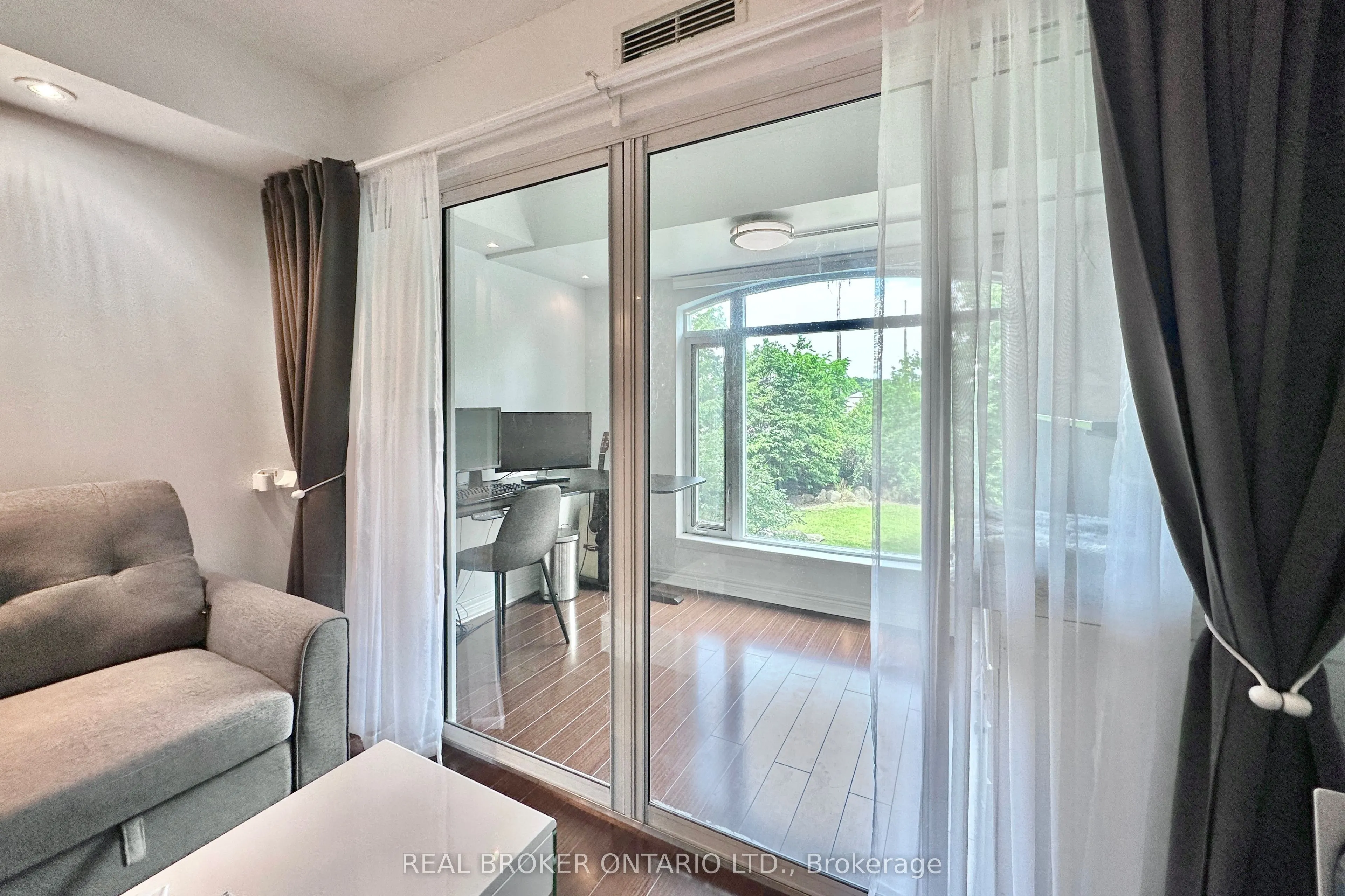 135 Pond Drive, #206