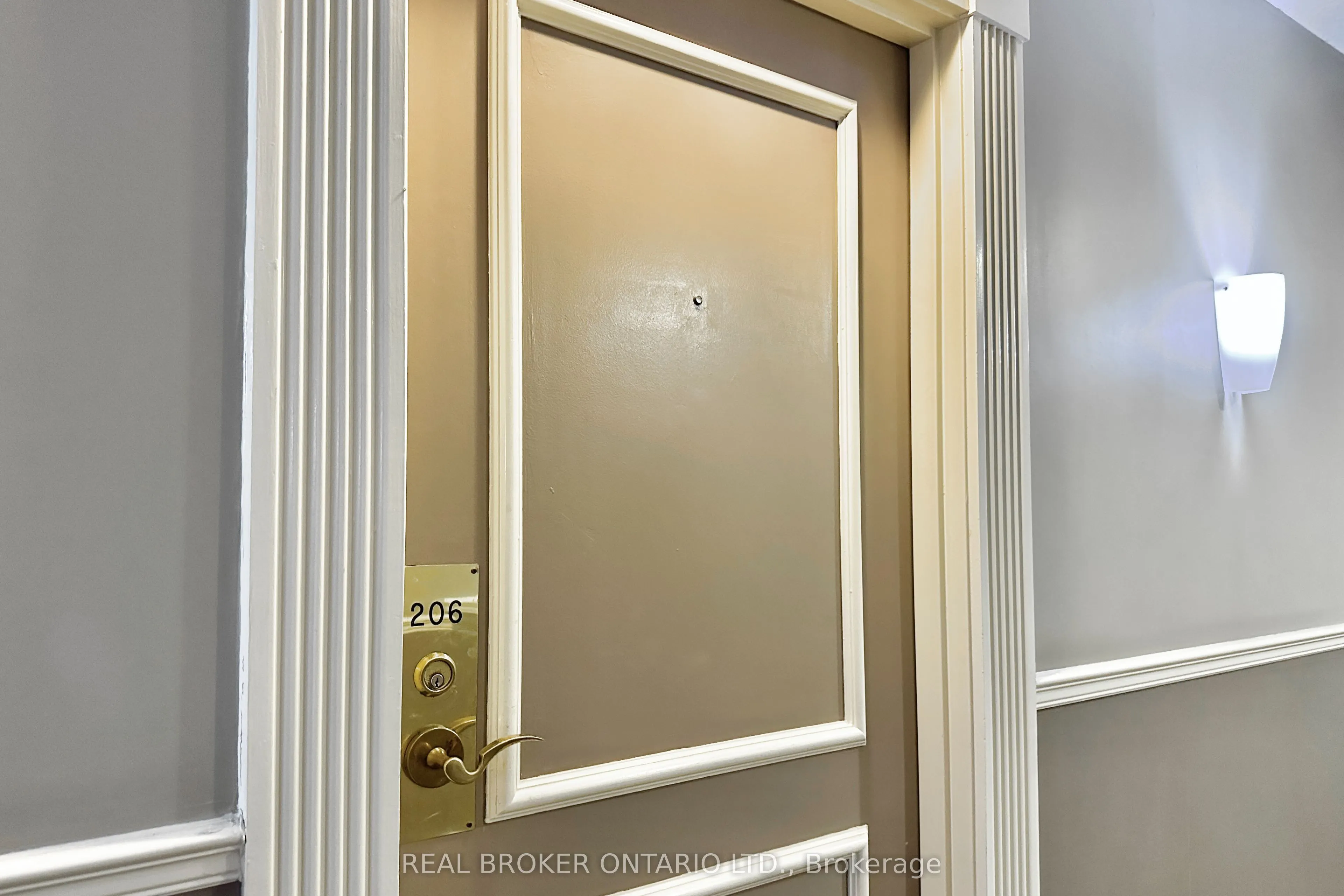 135 Pond Drive, #206