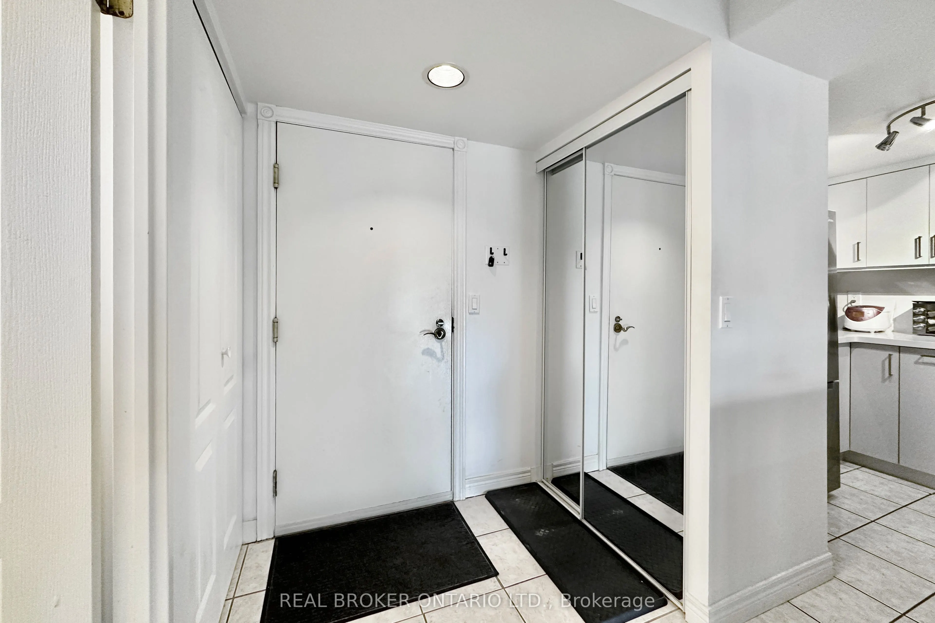 135 Pond Drive, #206