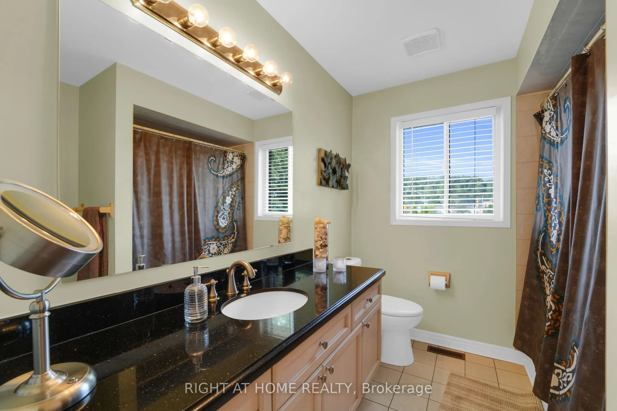 304 Rhodes Circle