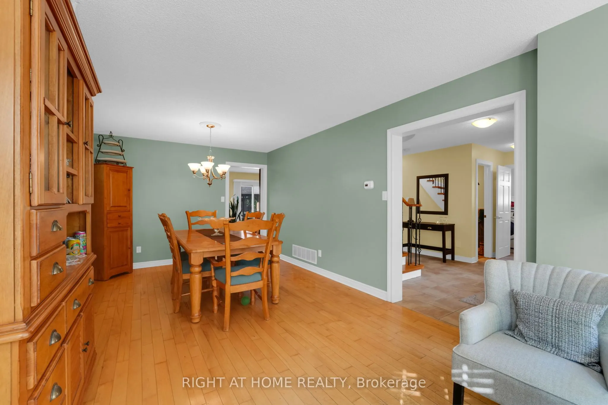 304 Rhodes Circle