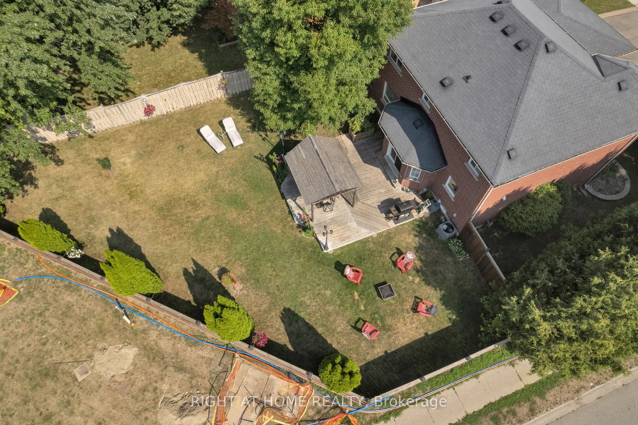 304 Rhodes Circle