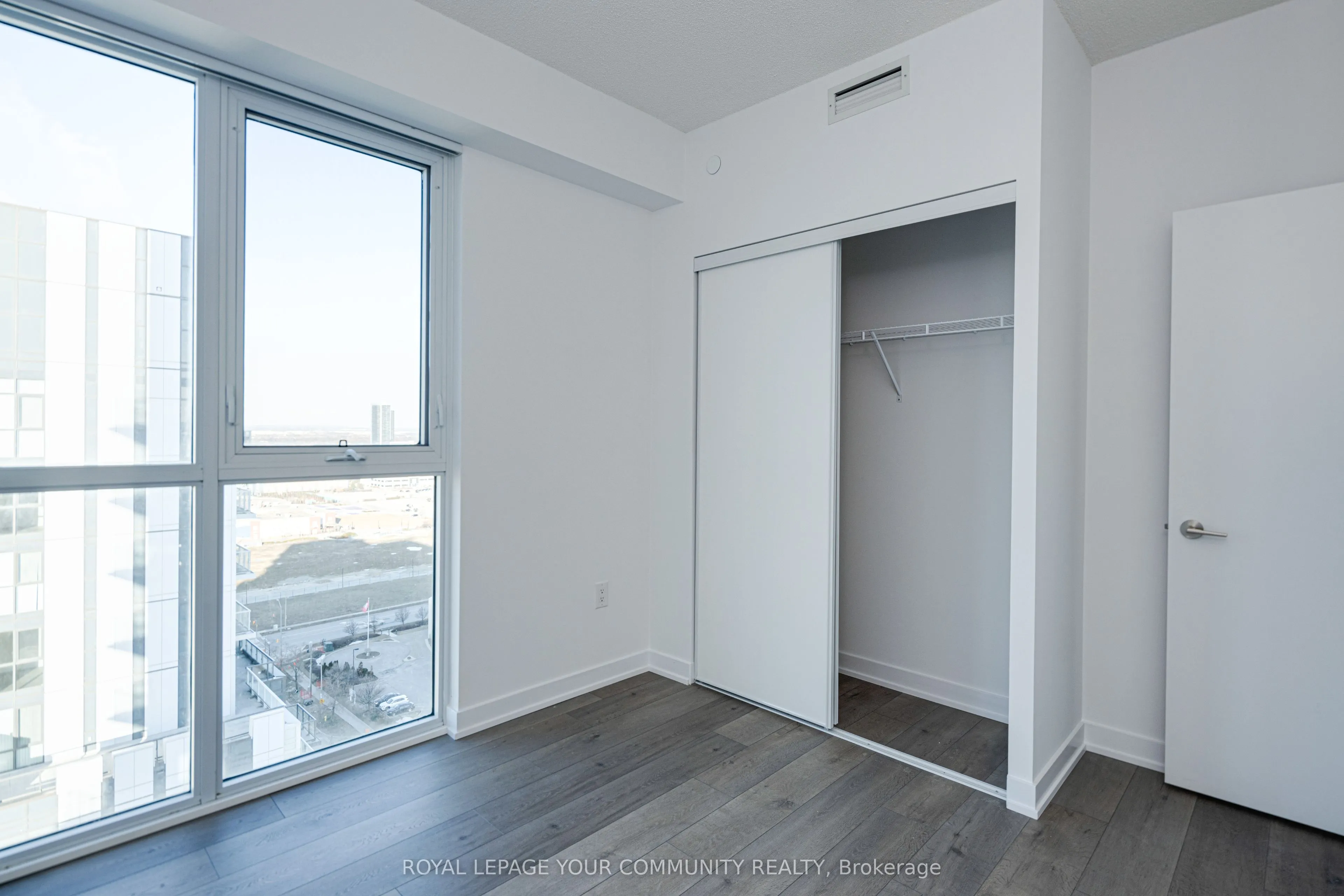 38 Honeycrisp Crescent, #1801