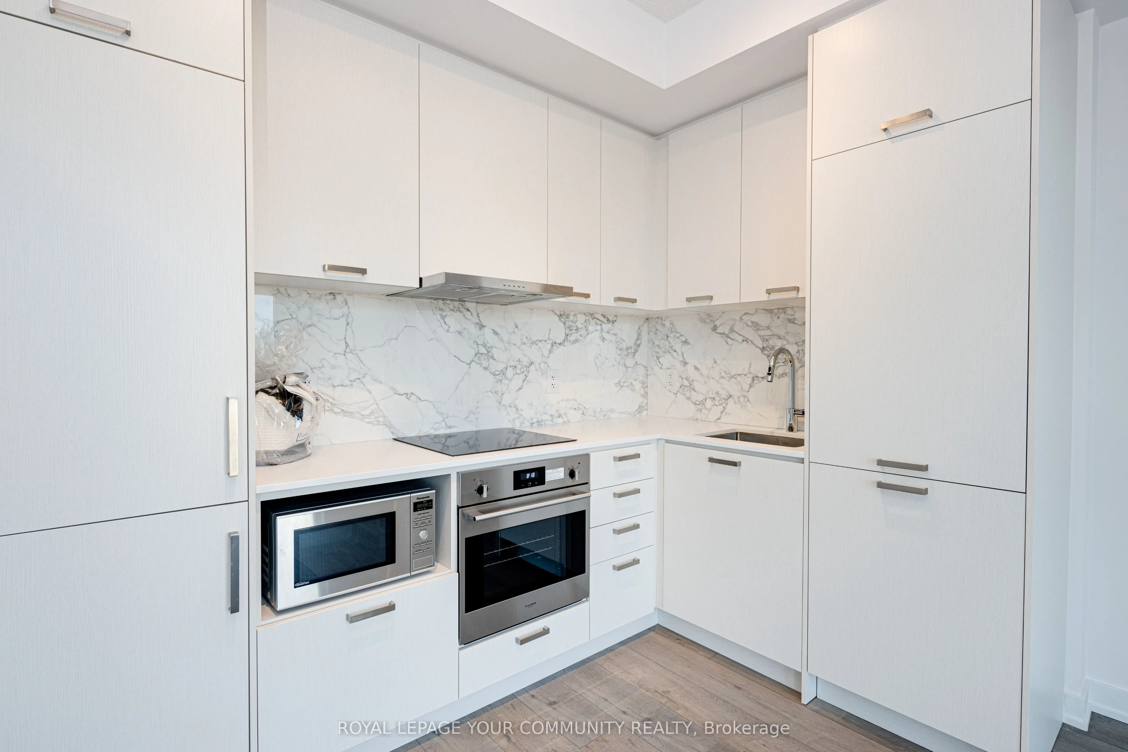 38 Honeycrisp Crescent, #1801