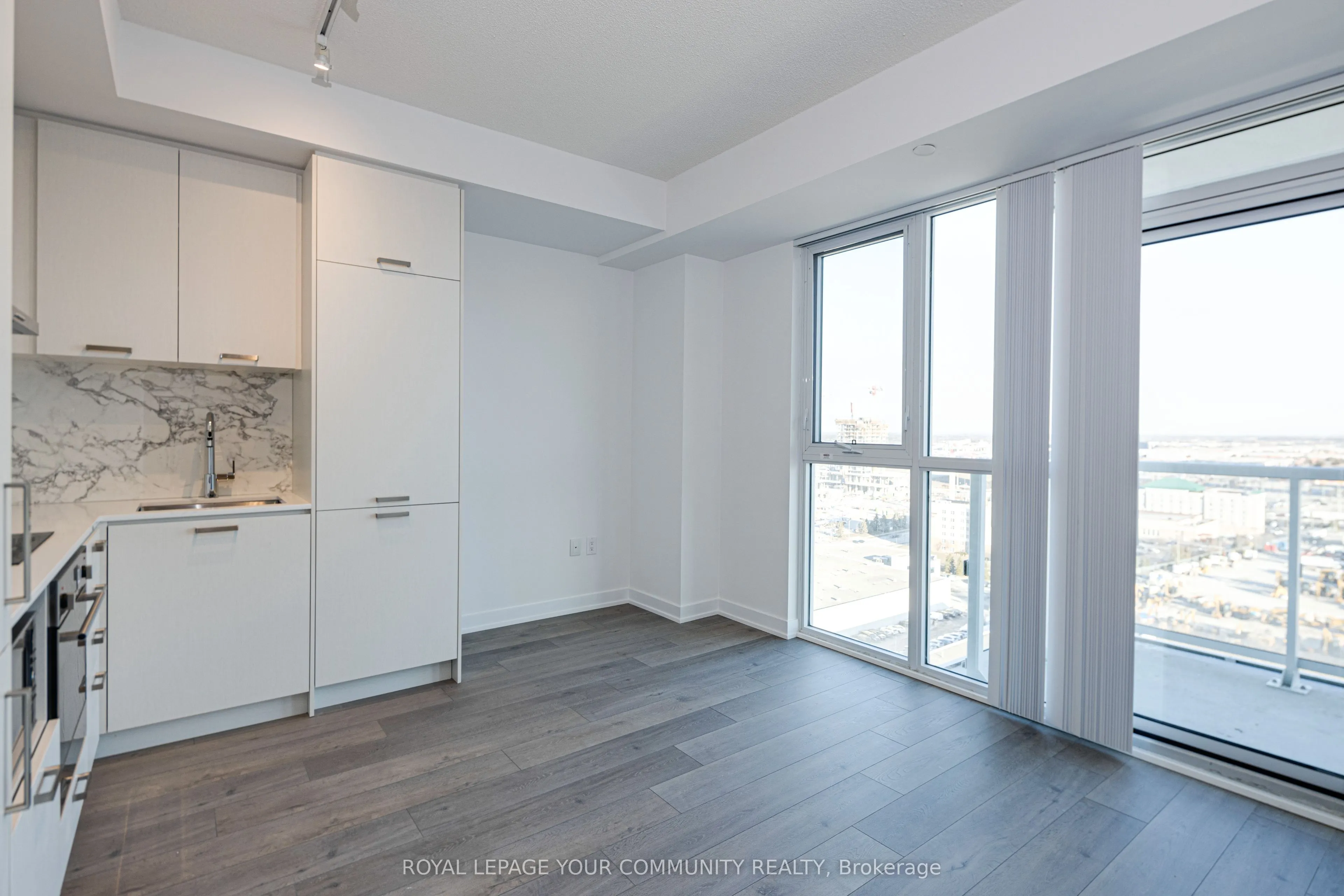38 Honeycrisp Crescent, #1801