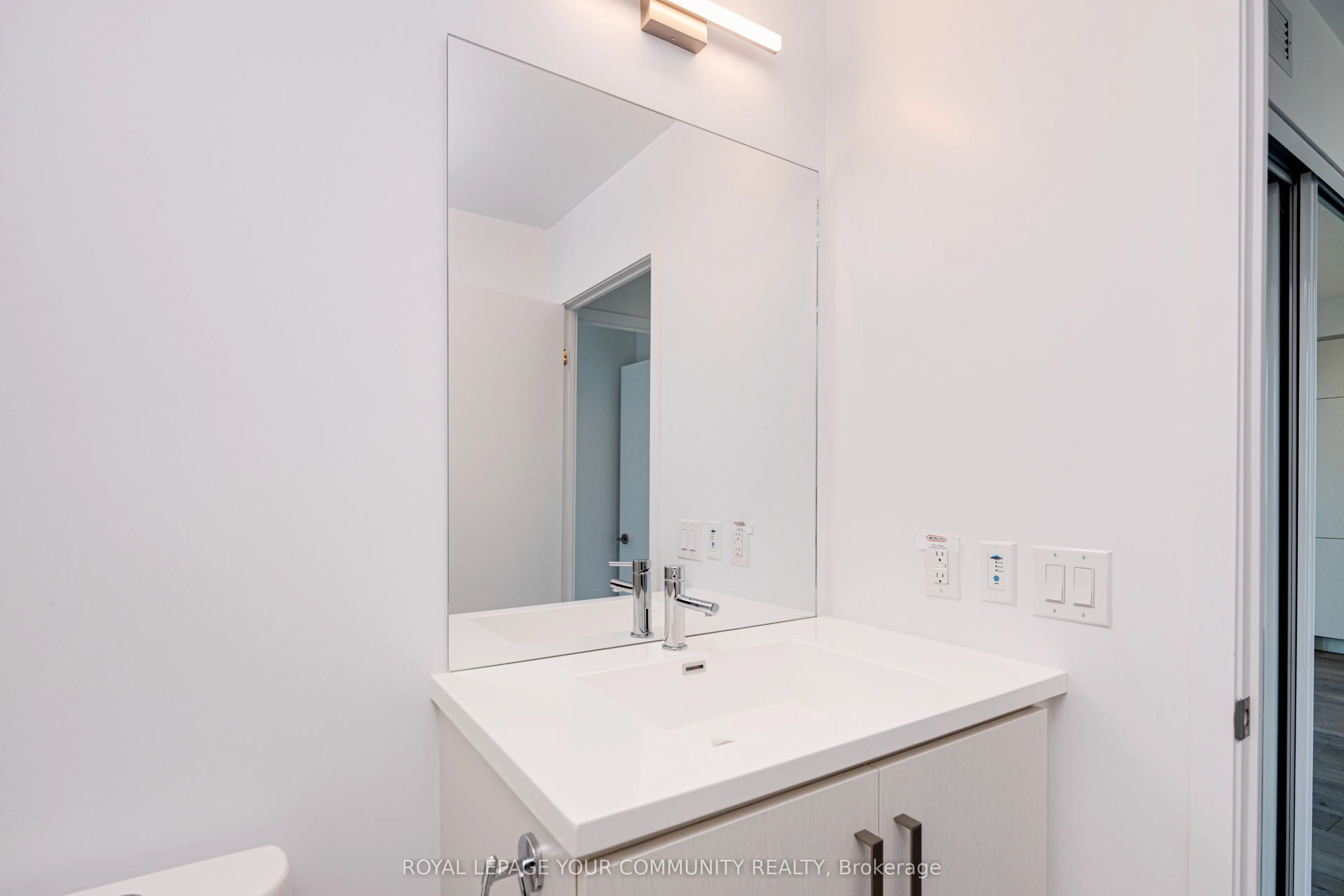 38 Honeycrisp Crescent, #1801