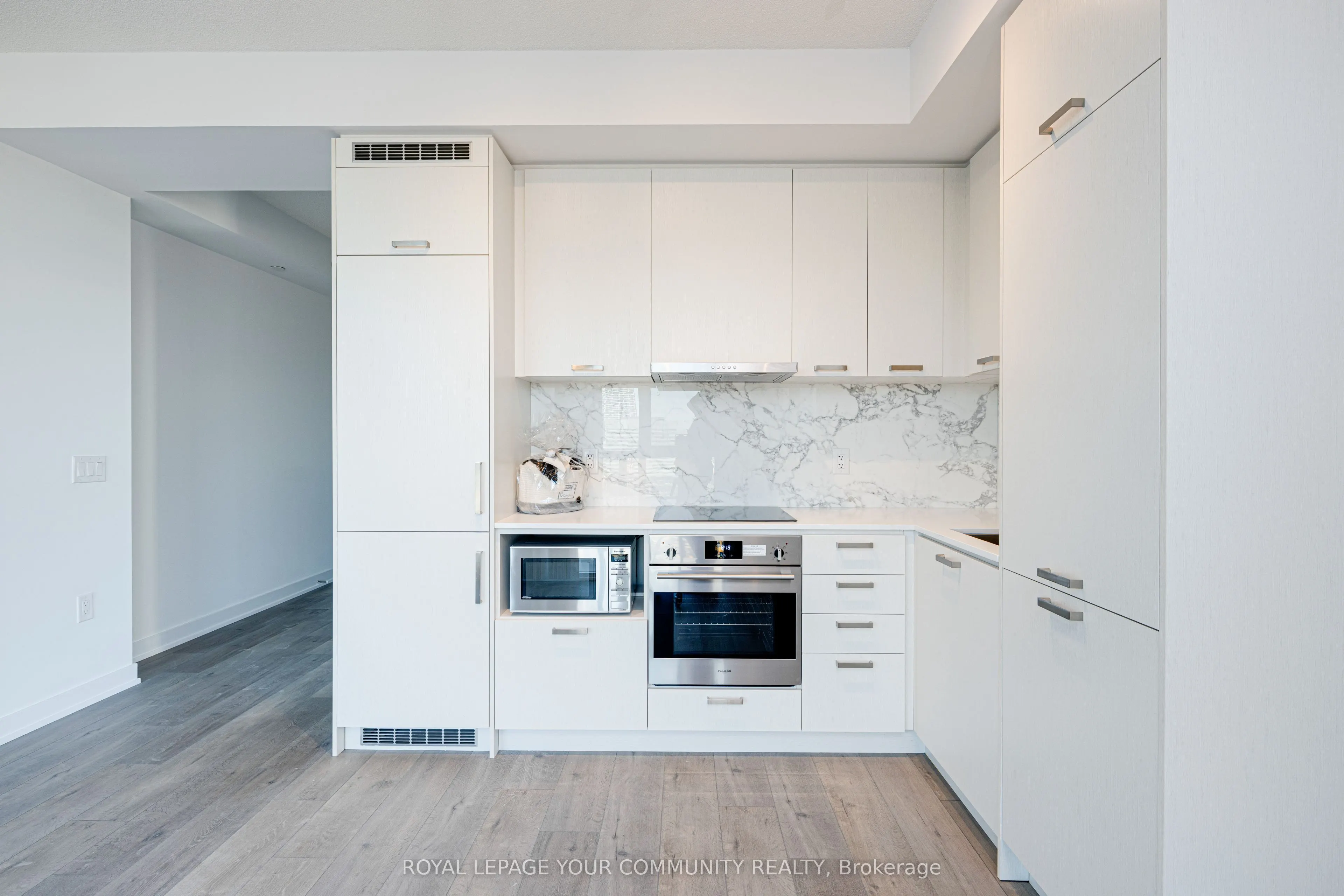 38 Honeycrisp Crescent, #1801