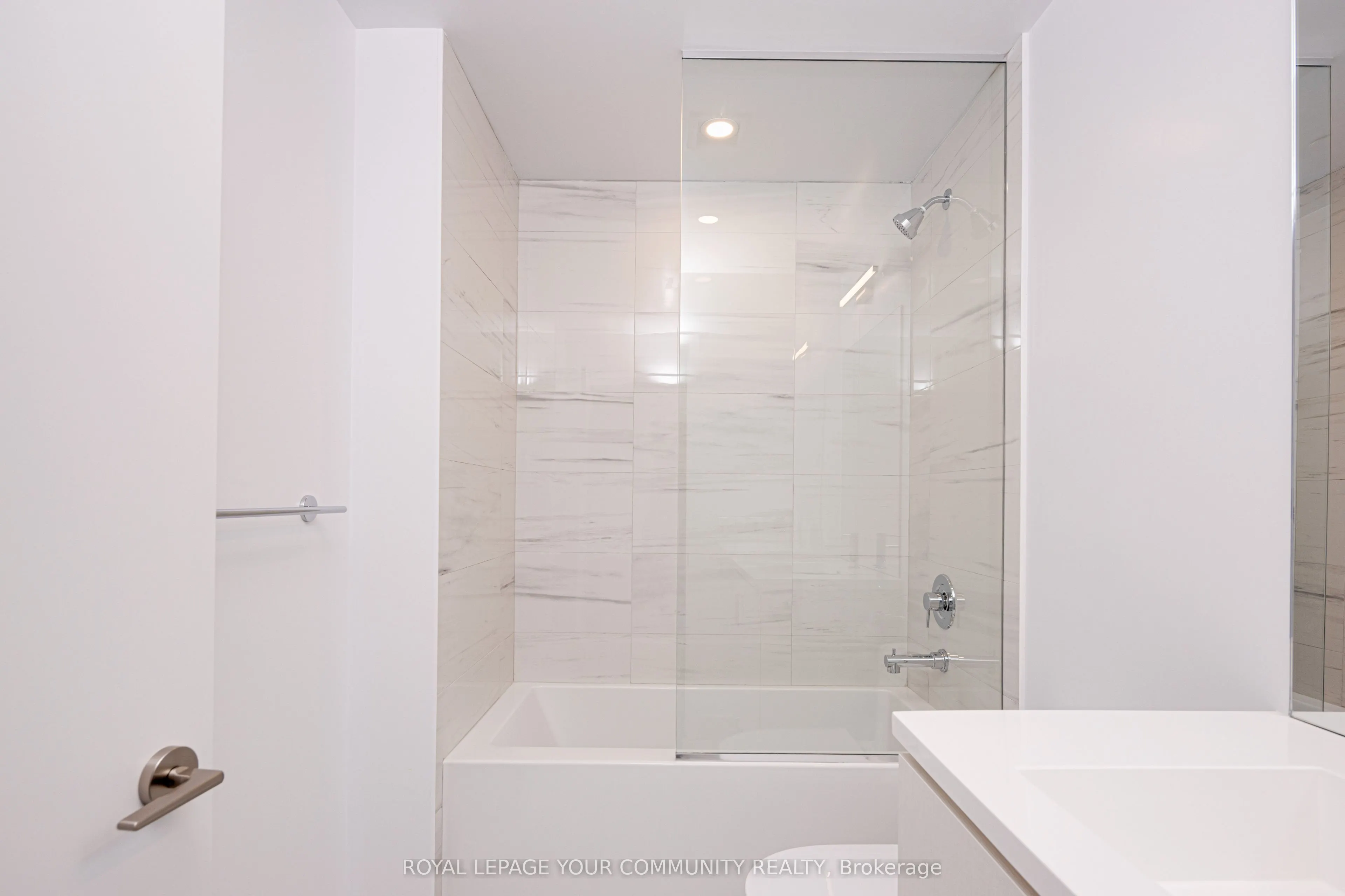 38 Honeycrisp Crescent, #1801