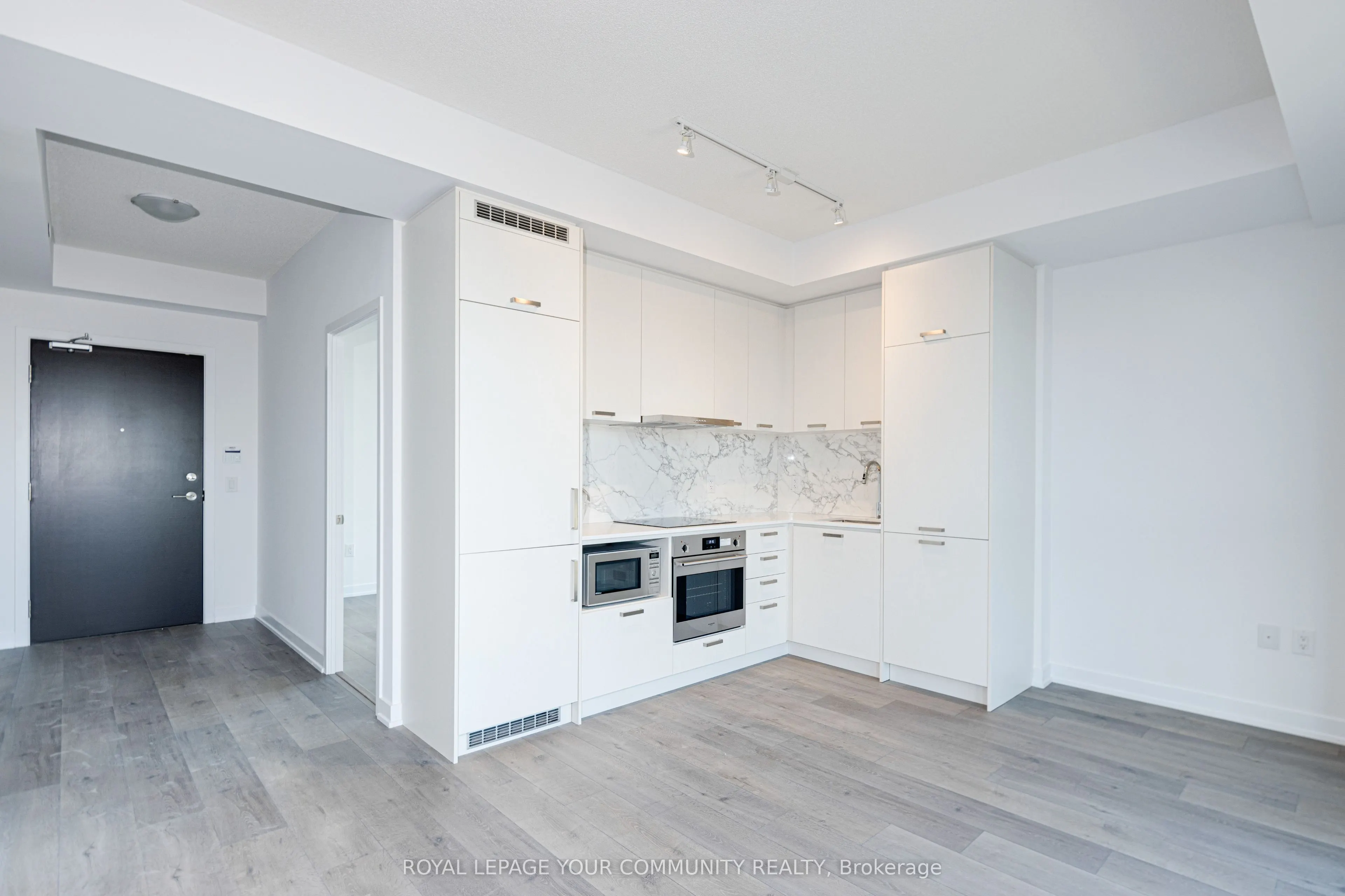 38 Honeycrisp Crescent, #1801
