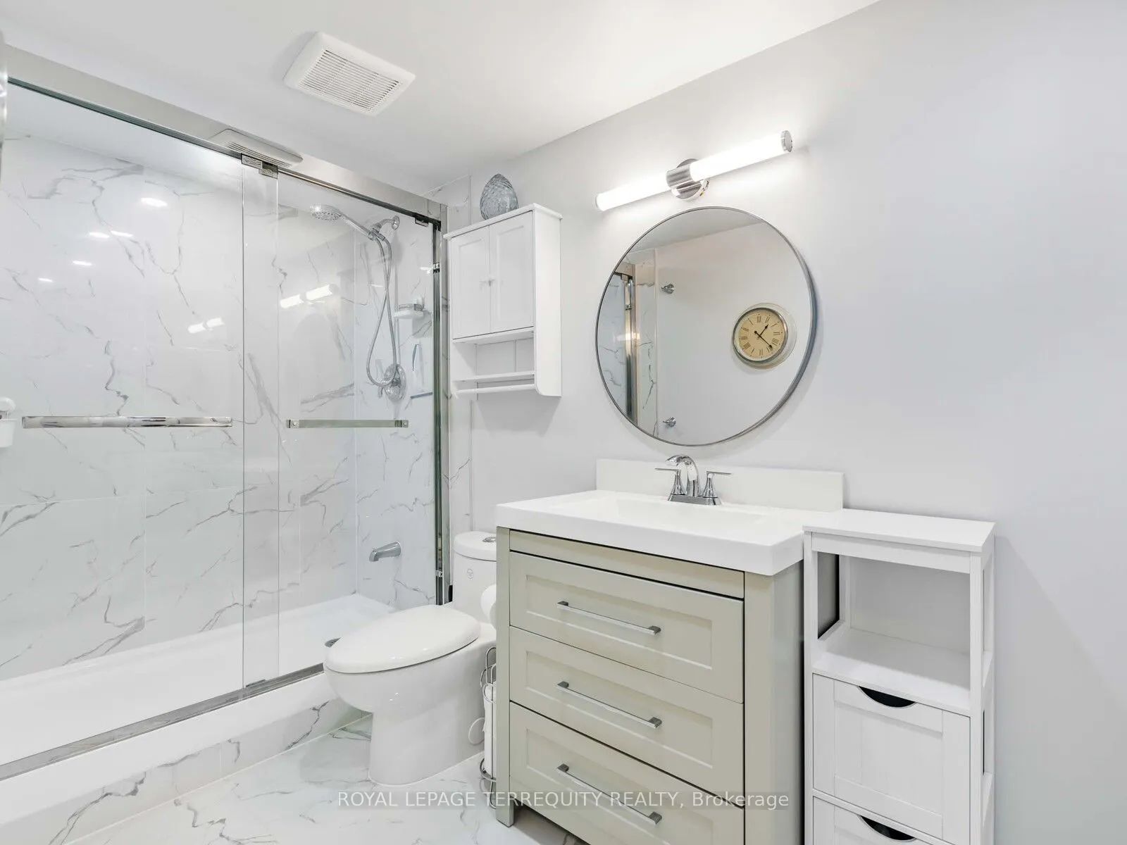 326 Major Mackenzie Drive E, #203
