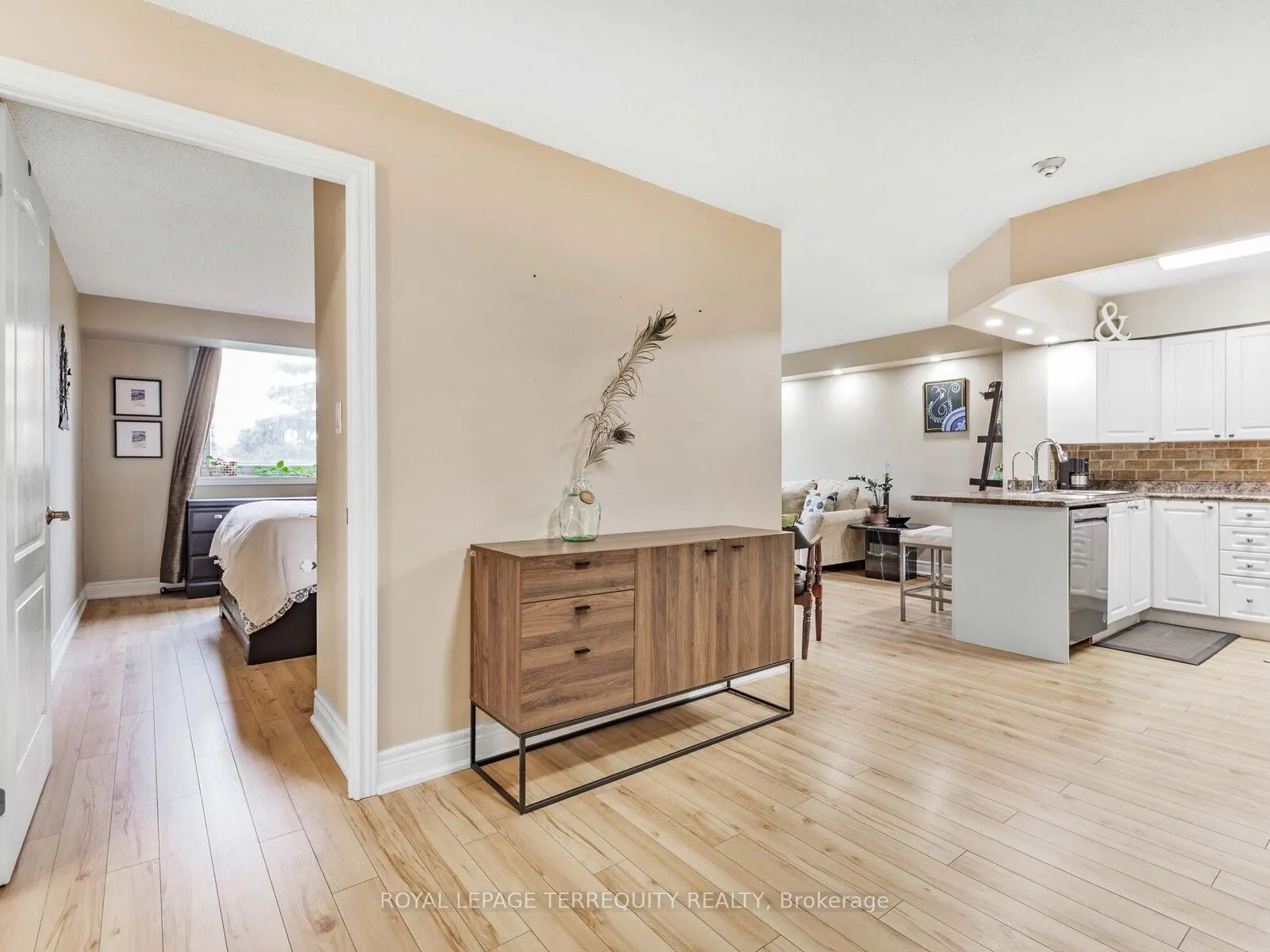 326 Major Mackenzie Drive E, #203