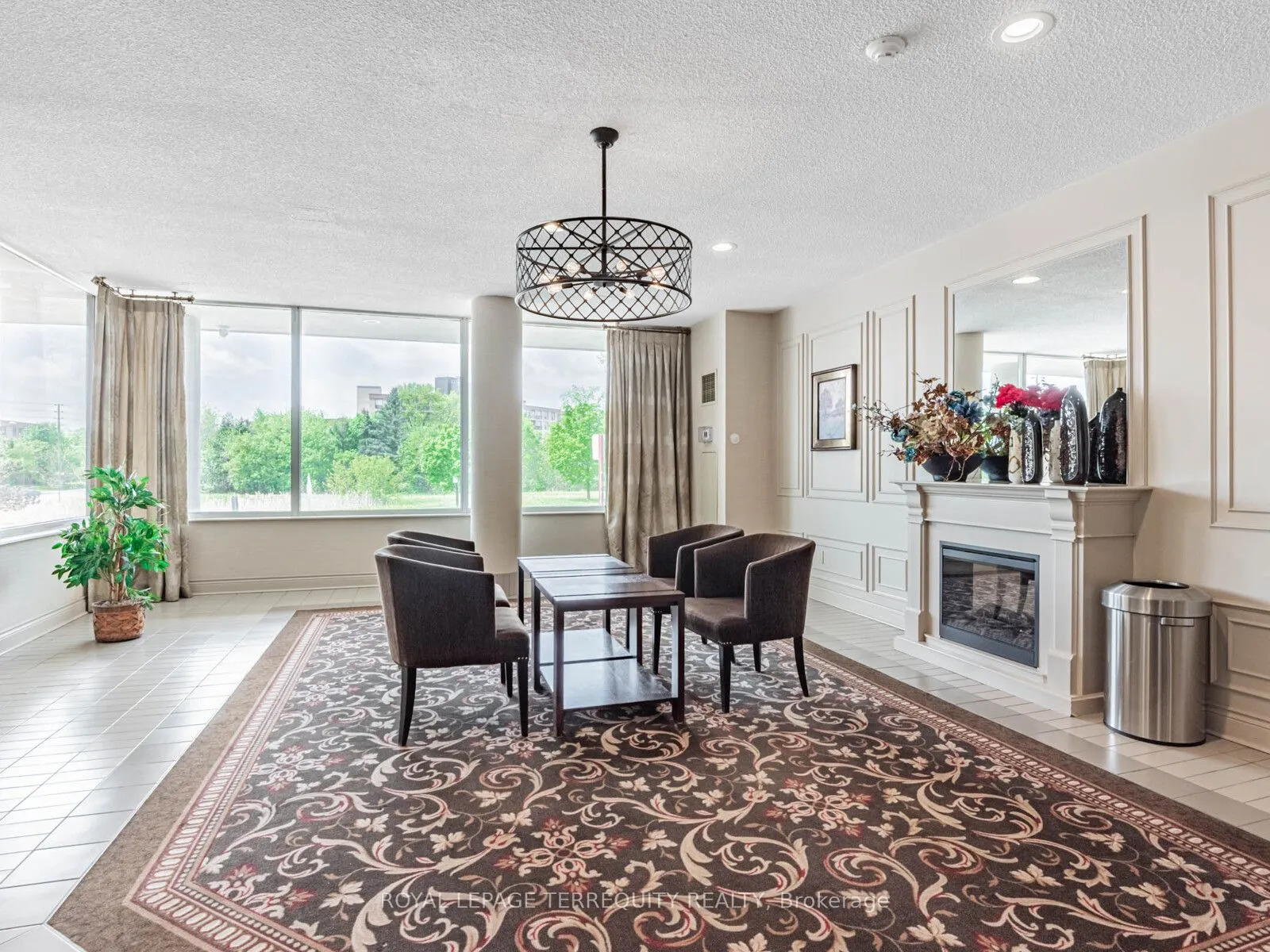 326 Major Mackenzie Drive E, #203