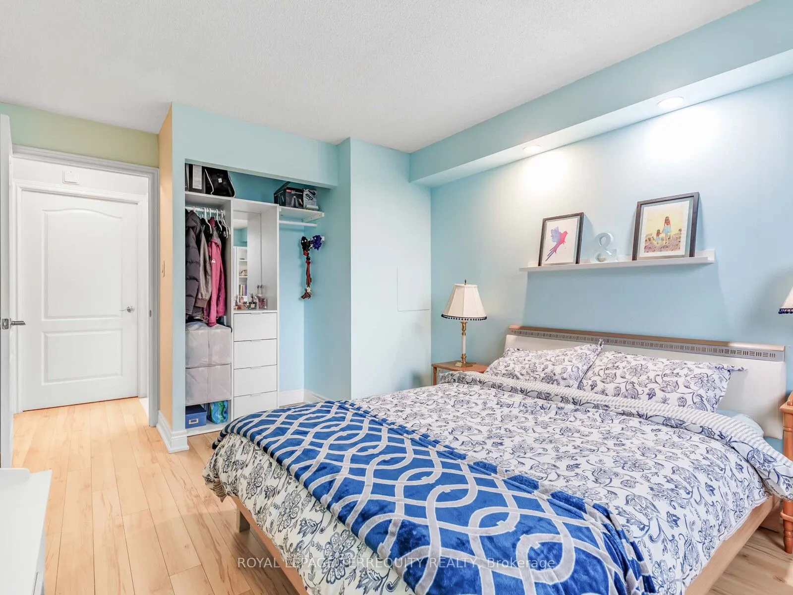 326 Major Mackenzie Drive E, #203