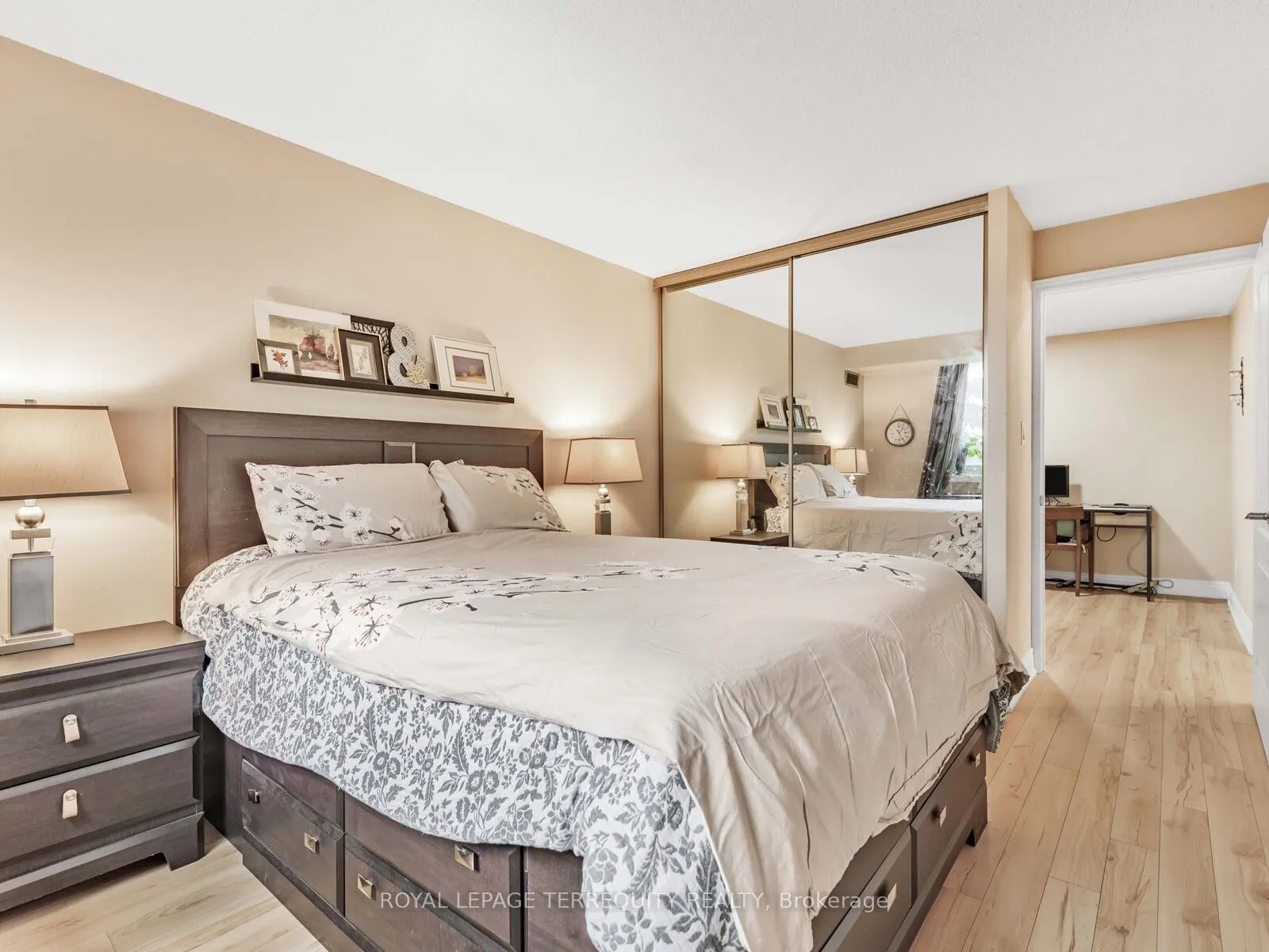 326 Major Mackenzie Drive E, #203